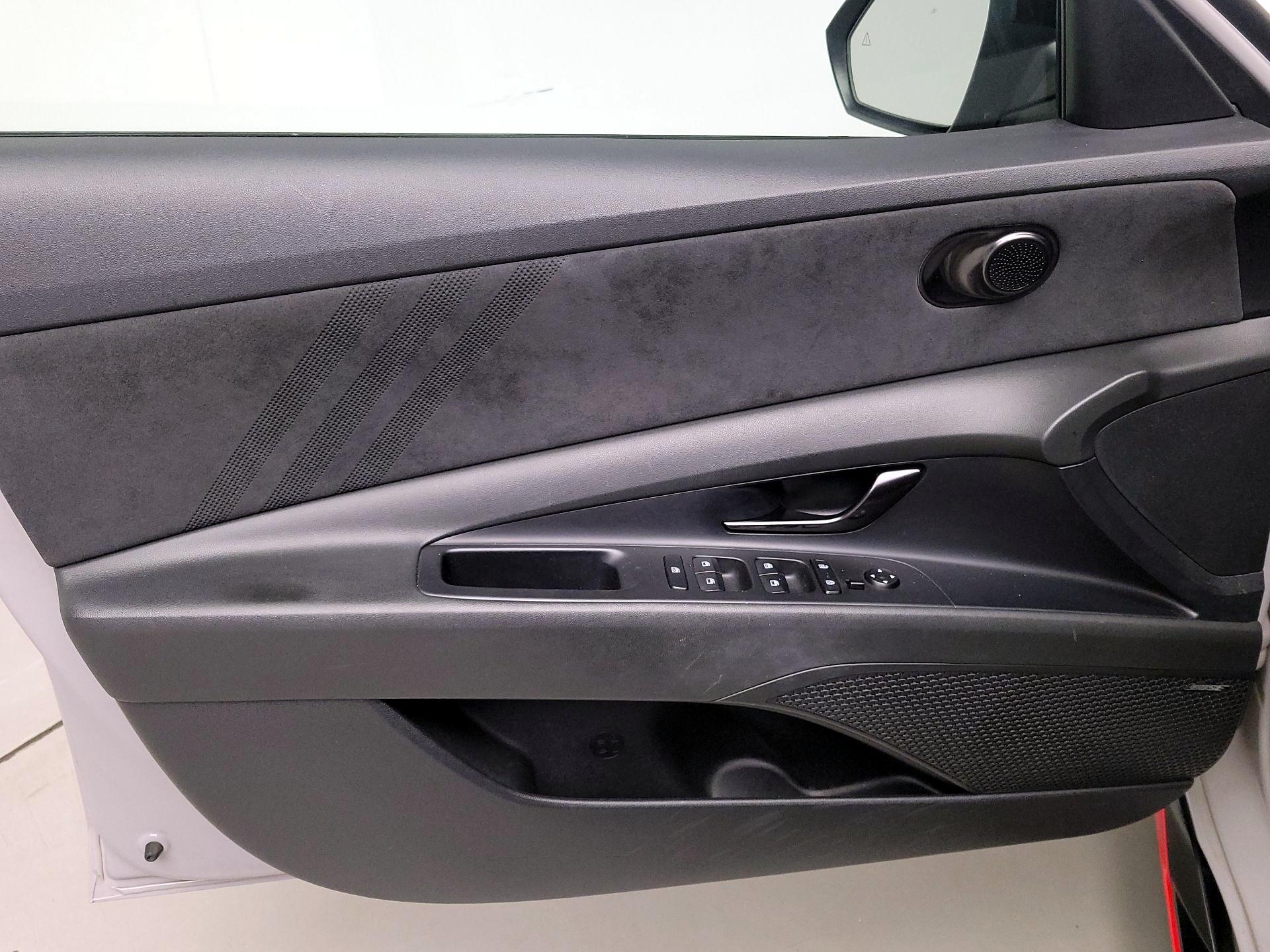 Thumbnail: 2023 Hyundai Elantra - 12