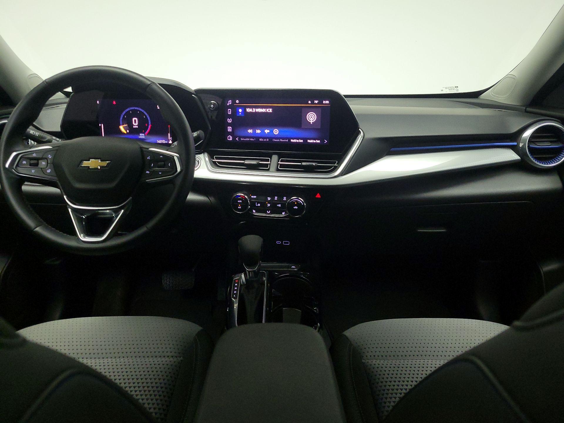 Thumbnail: 2024 Chevrolet Trax - 9