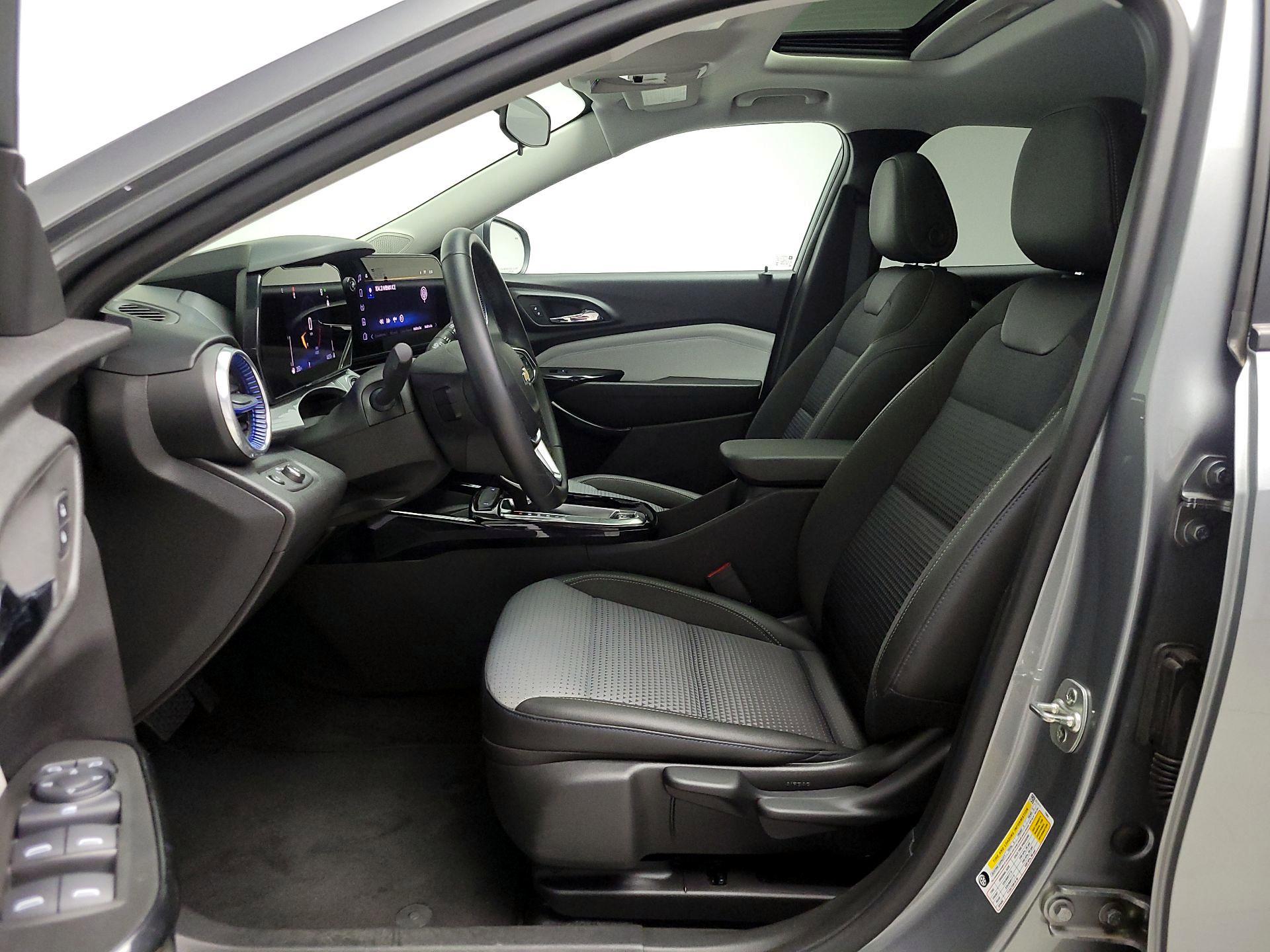 Thumbnail: 2024 Chevrolet Trax - 11