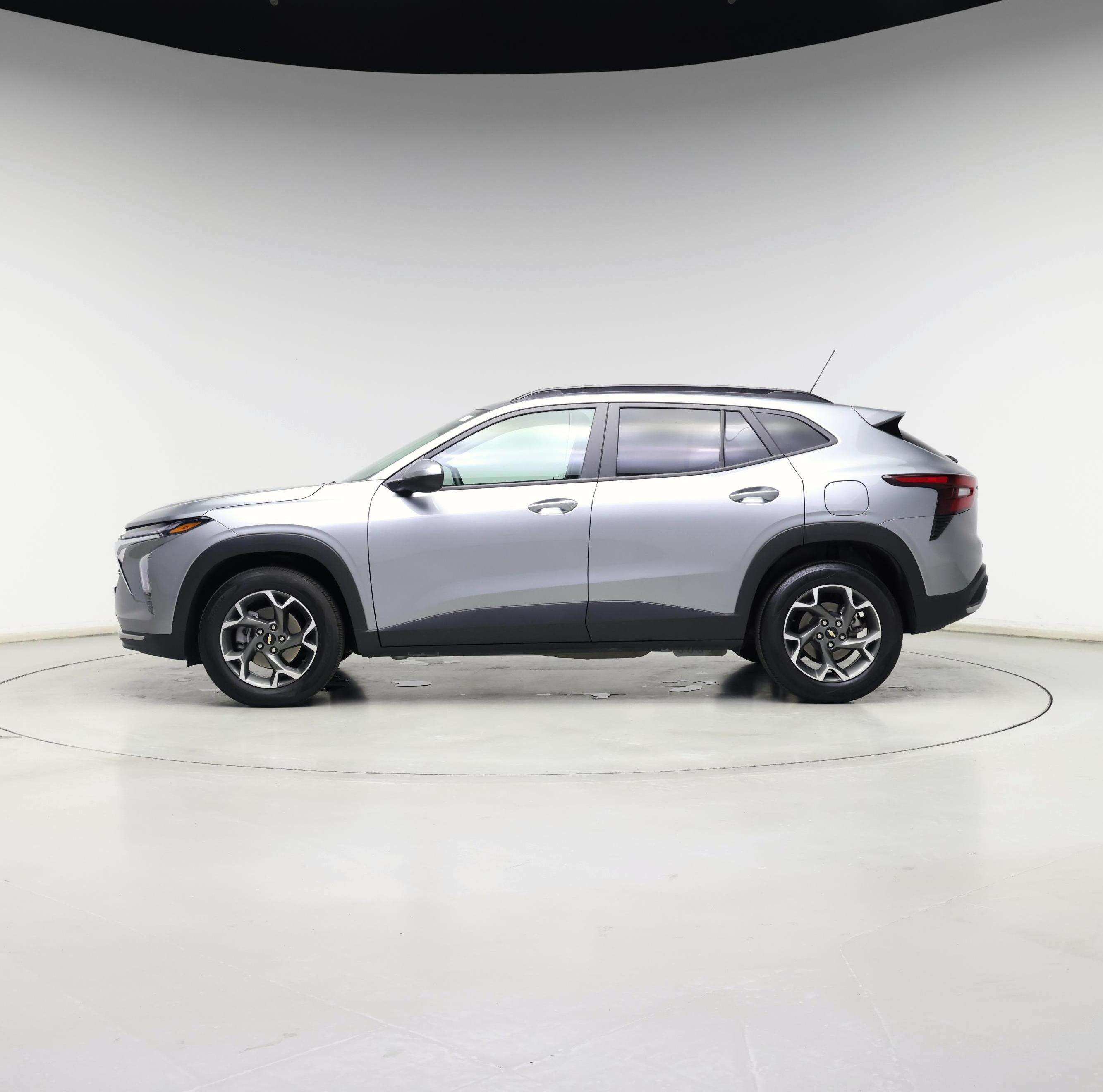 Thumbnail: 2024 Chevrolet Trax - 3