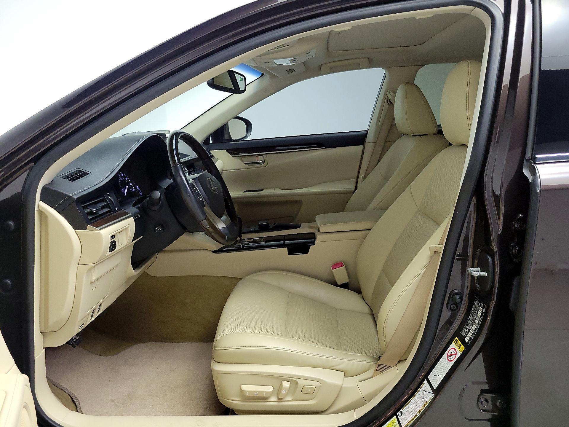 Thumbnail: 2014 Lexus ES - 11