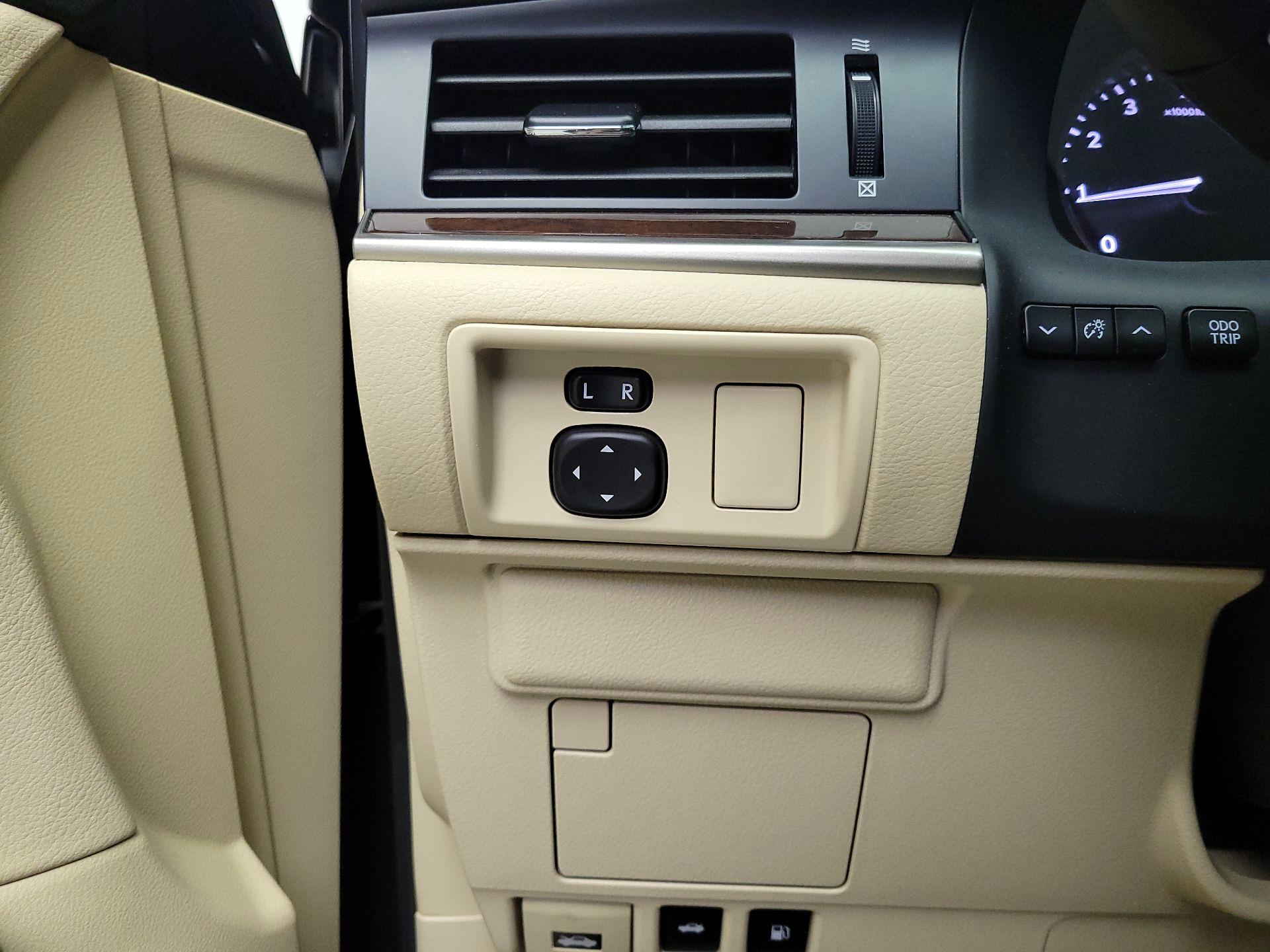 Thumbnail: 2014 Lexus ES - 13