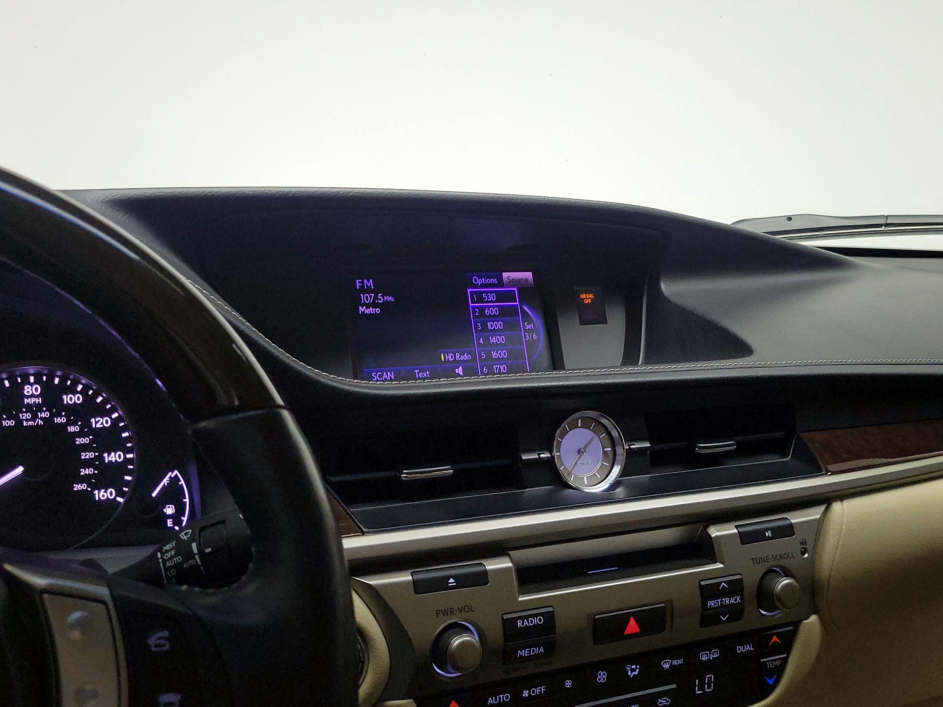 Thumbnail: 2014 Lexus ES - 15