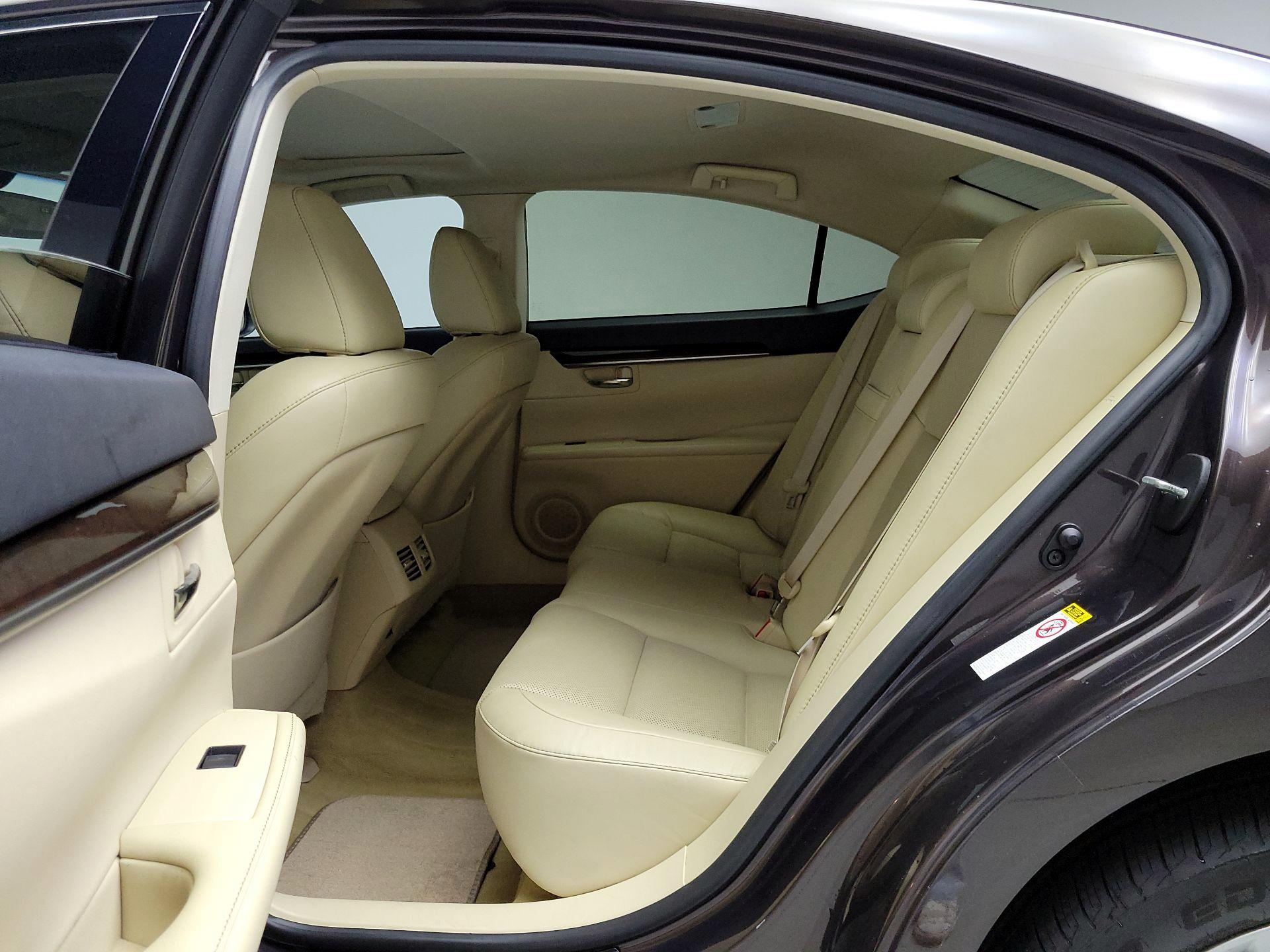 Thumbnail: 2014 Lexus ES - 20