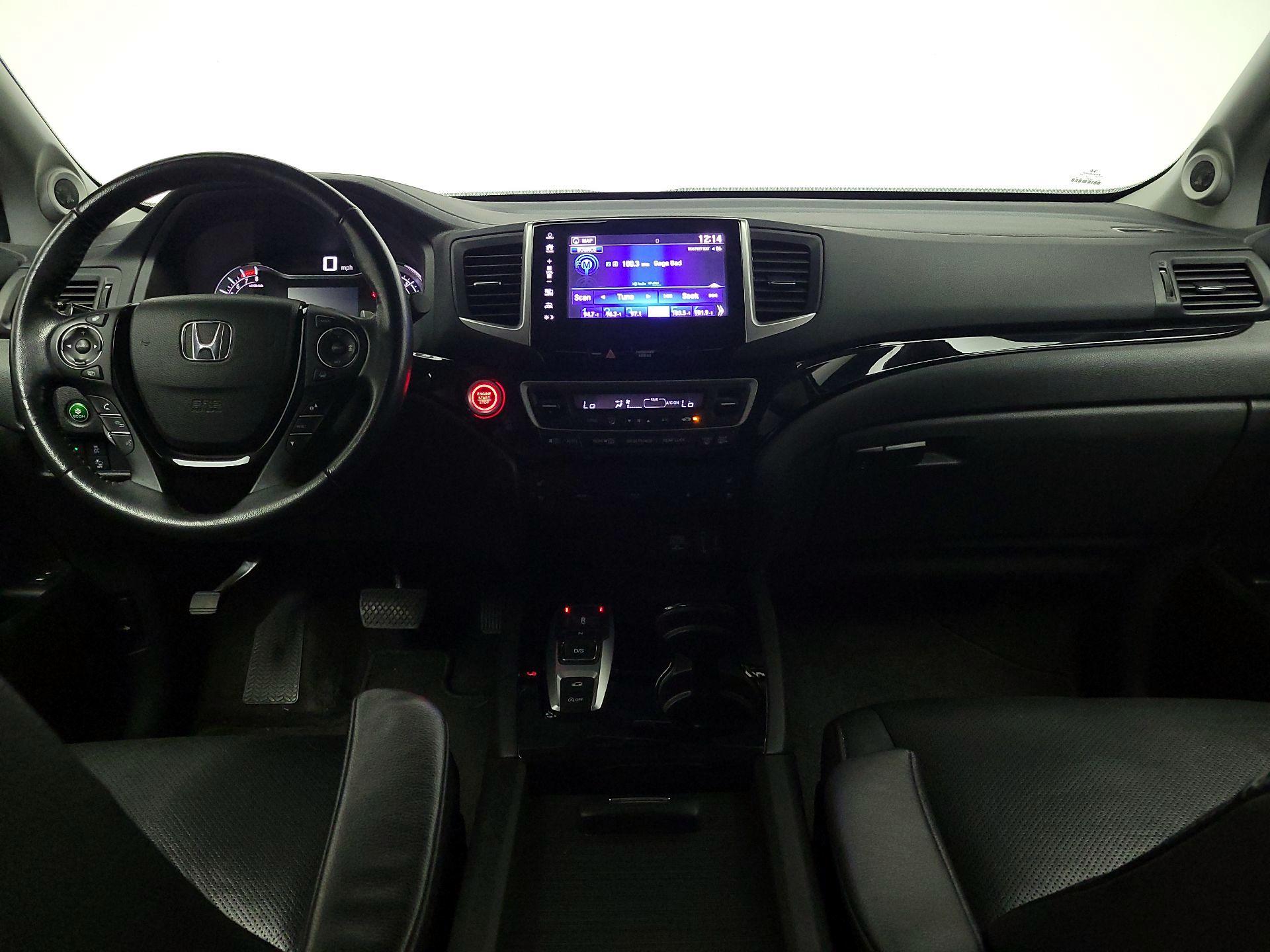 Thumbnail: 2017 Honda Pilot - 9