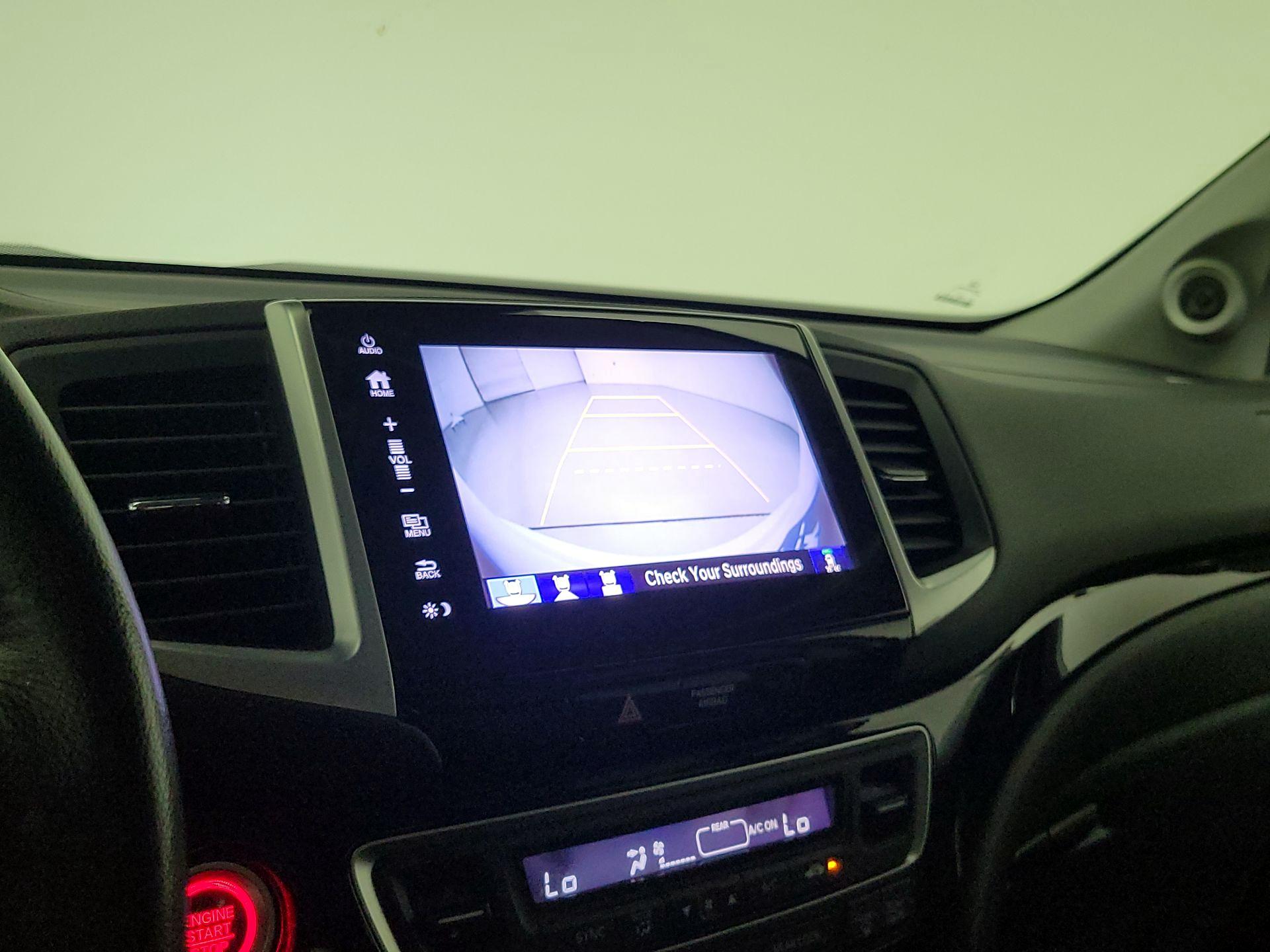 Thumbnail: 2017 Honda Pilot - 14