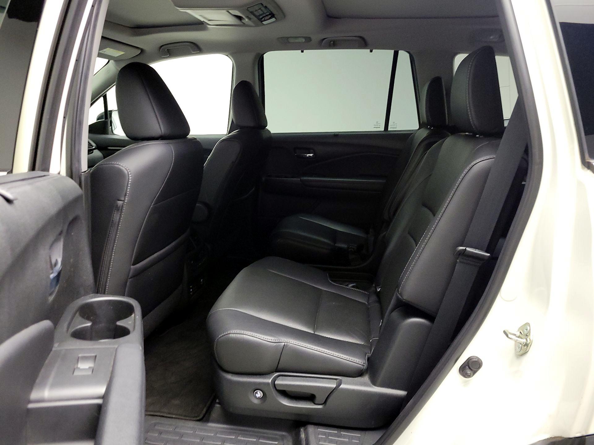 Thumbnail: 2017 Honda Pilot - 20