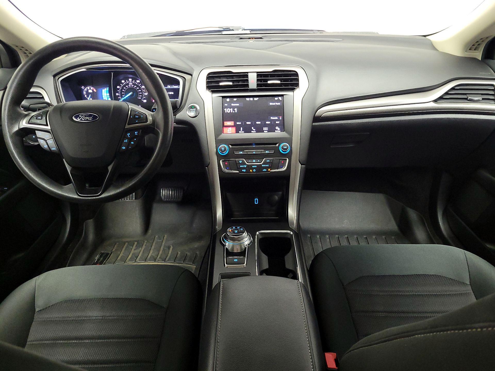 Thumbnail: 2017 Ford Fusion - 9
