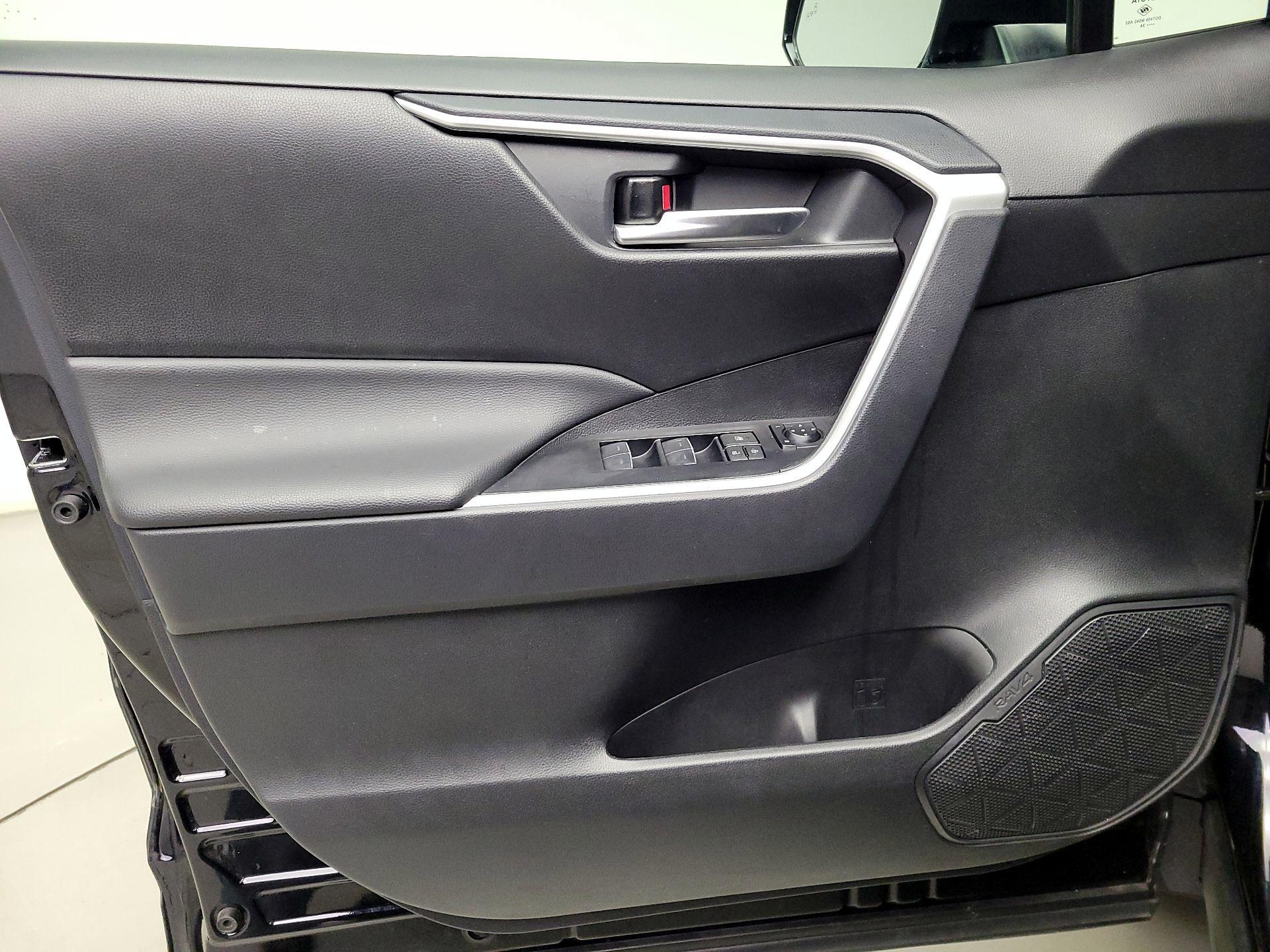 Thumbnail: 2024 Toyota RAV4 - 12