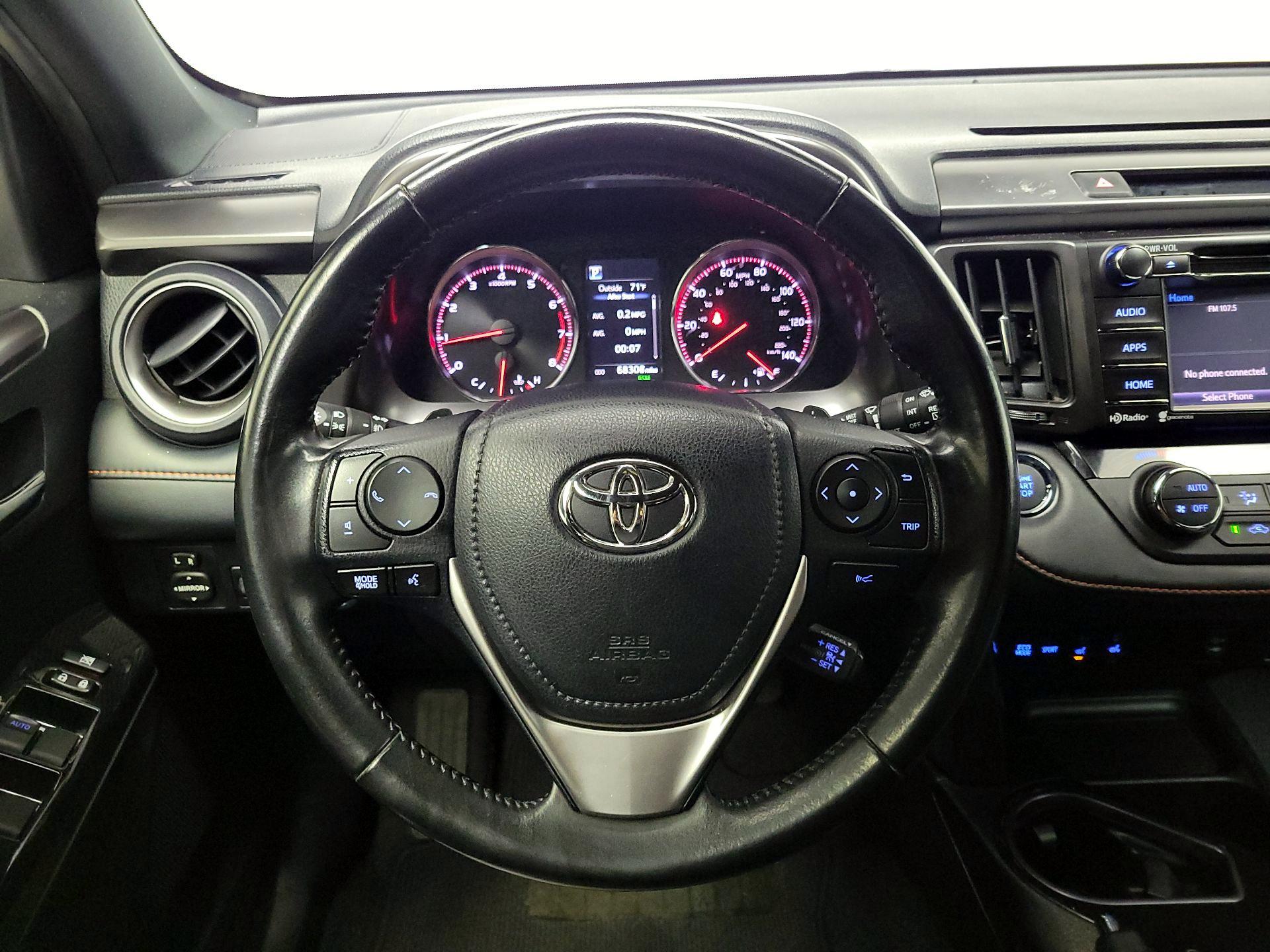 Thumbnail: 2018 Toyota RAV4 - 10