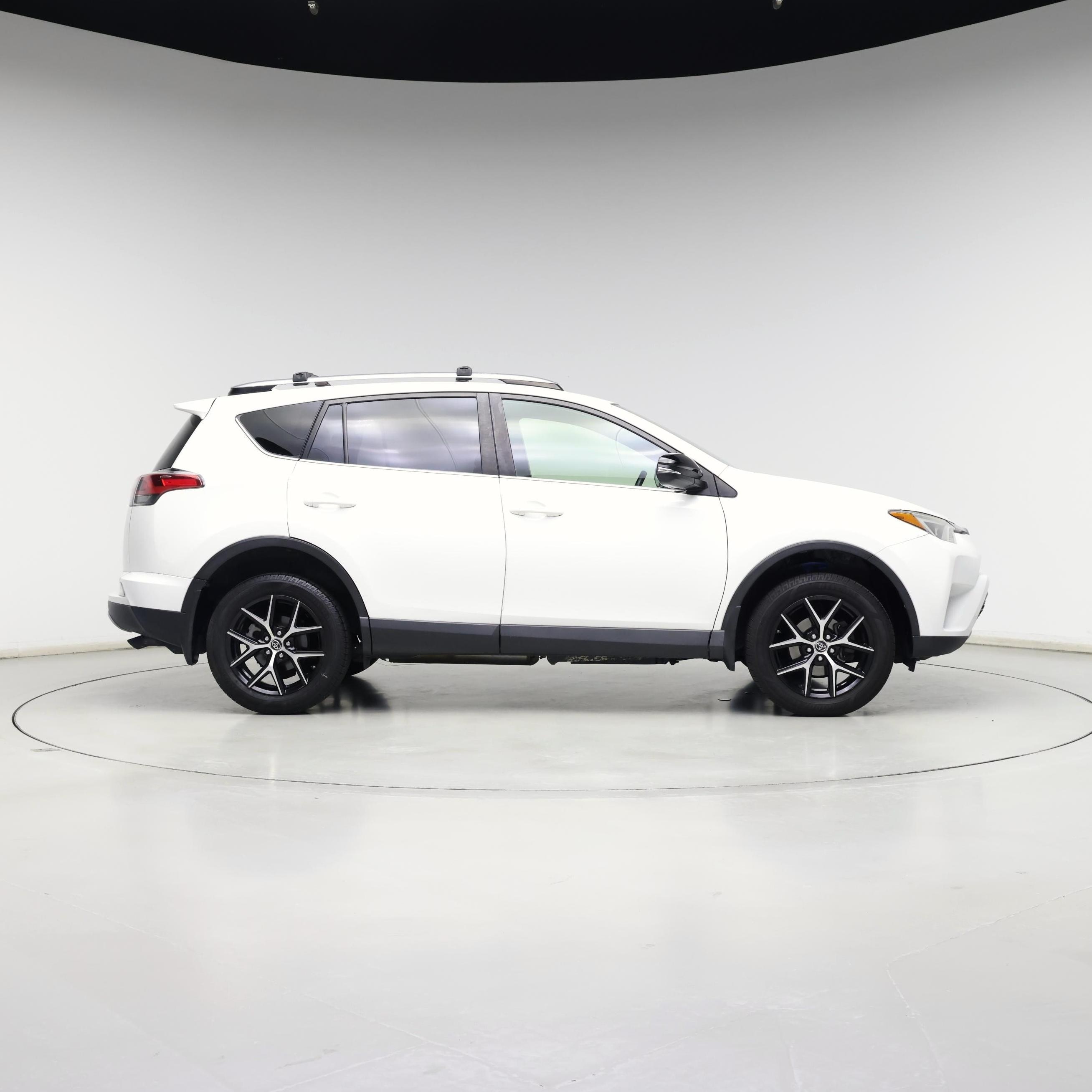 Thumbnail: 2018 Toyota RAV4 - 7