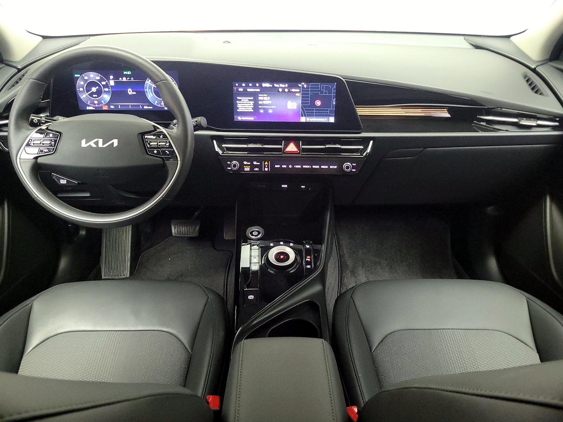 Thumbnail: 2024 Kia Niro - 9
