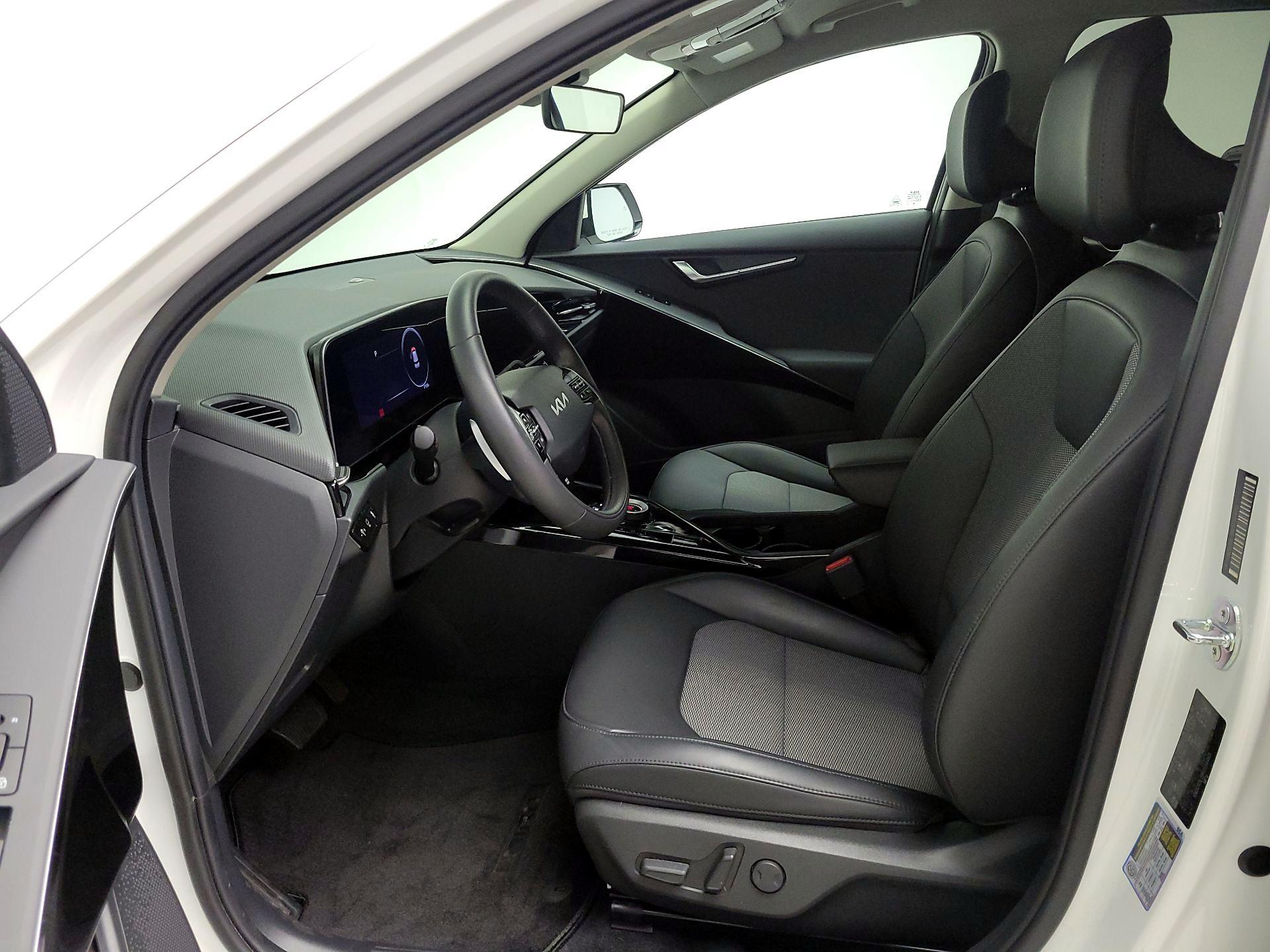 Thumbnail: 2024 Kia Niro - 11