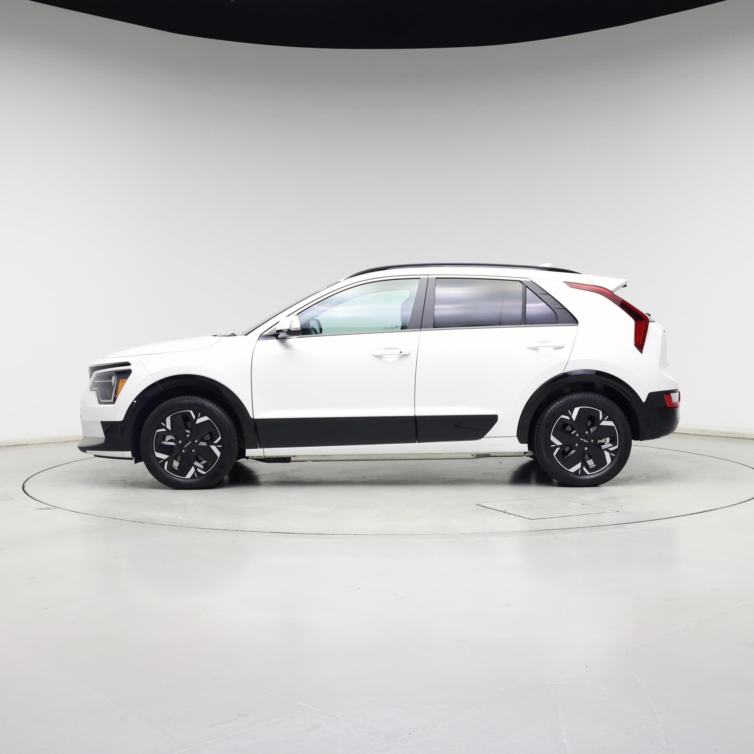 Thumbnail: 2024 Kia Niro - 3