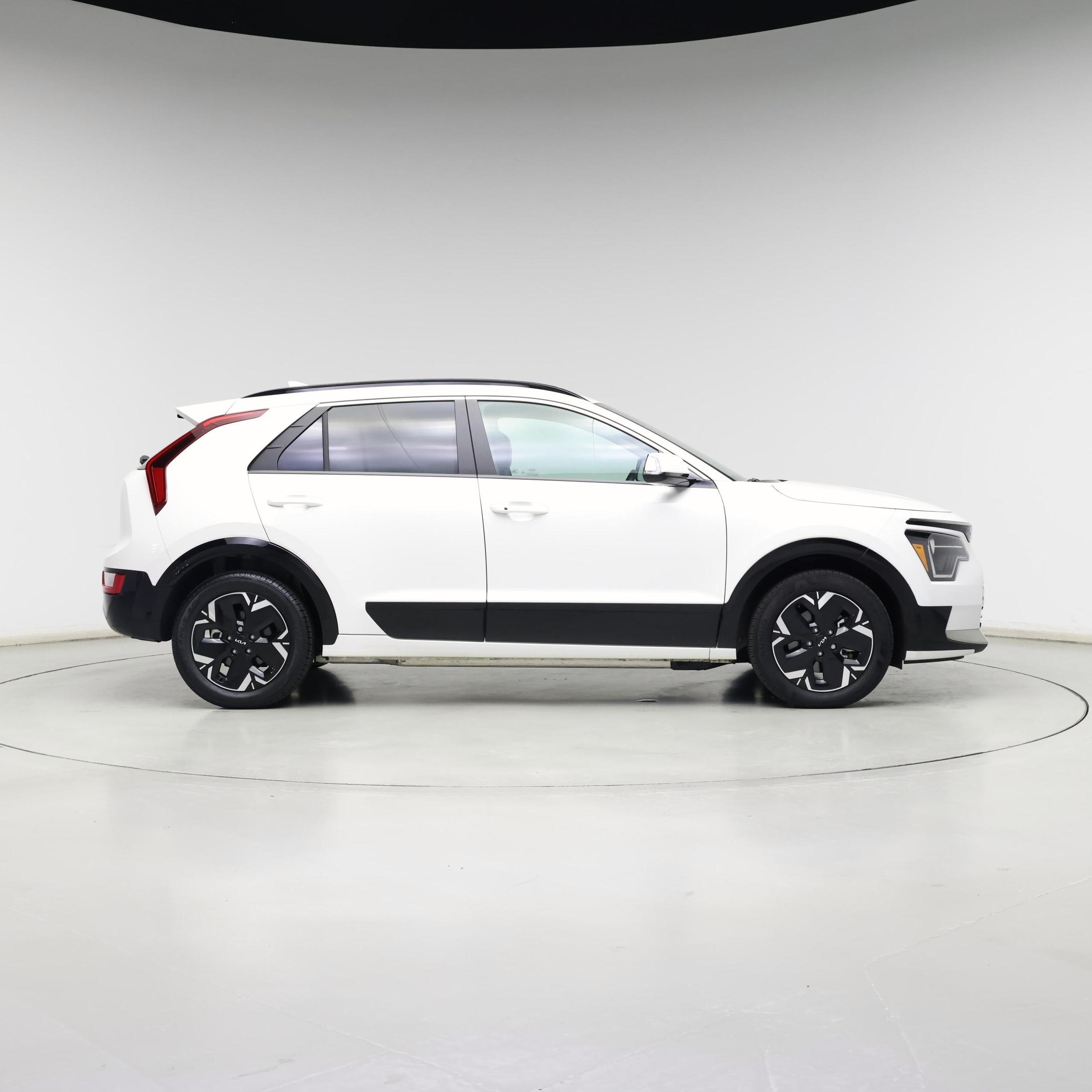 Thumbnail: 2024 Kia Niro - 7