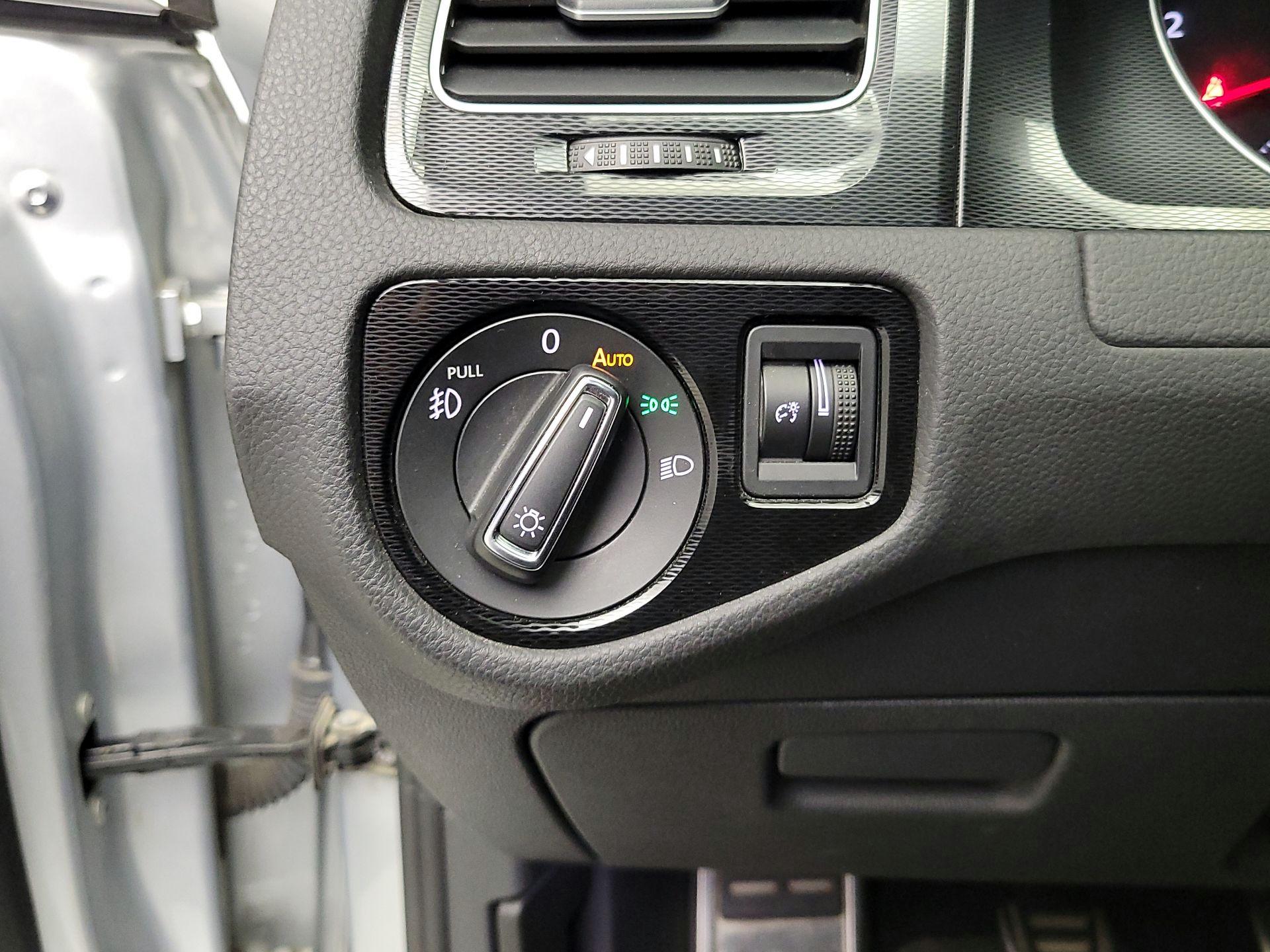 Thumbnail: 2017 Volkswagen Golf - 13