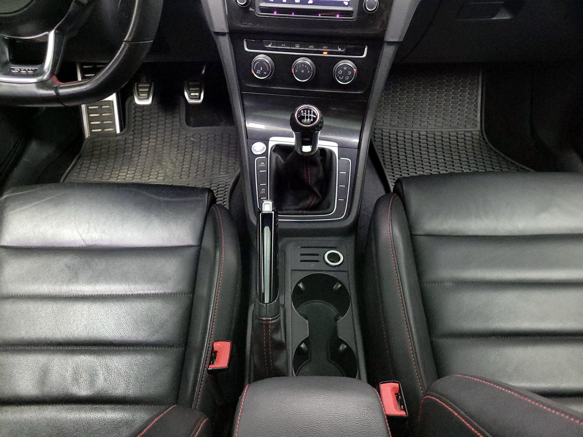 Thumbnail: 2017 Volkswagen Golf - 17