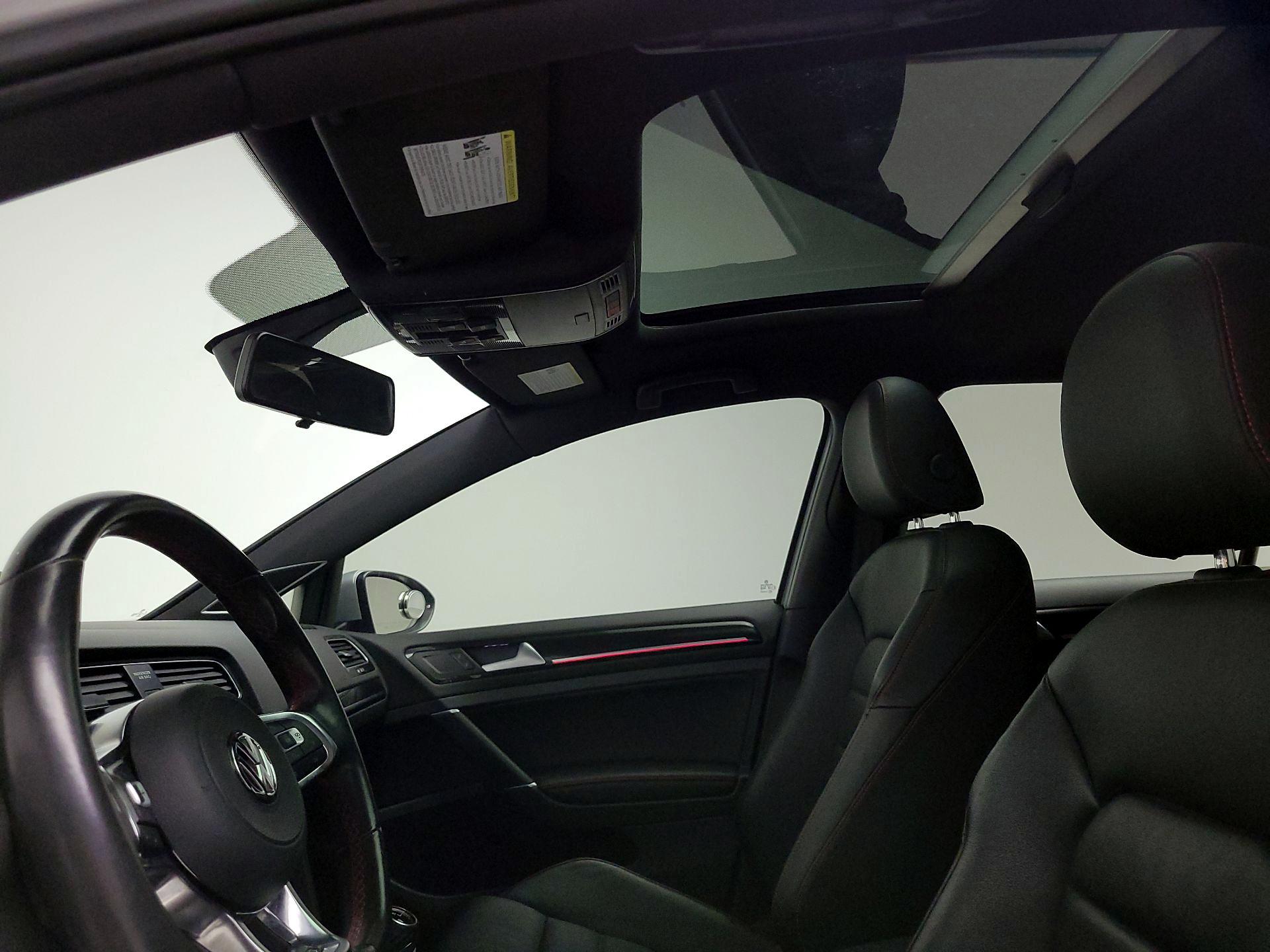 Thumbnail: 2017 Volkswagen Golf - 19