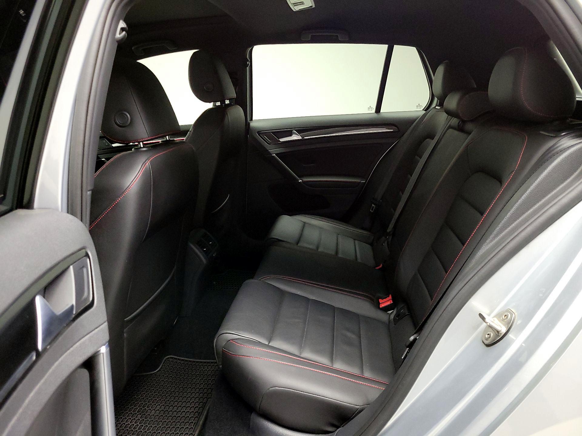 Thumbnail: 2017 Volkswagen Golf - 20