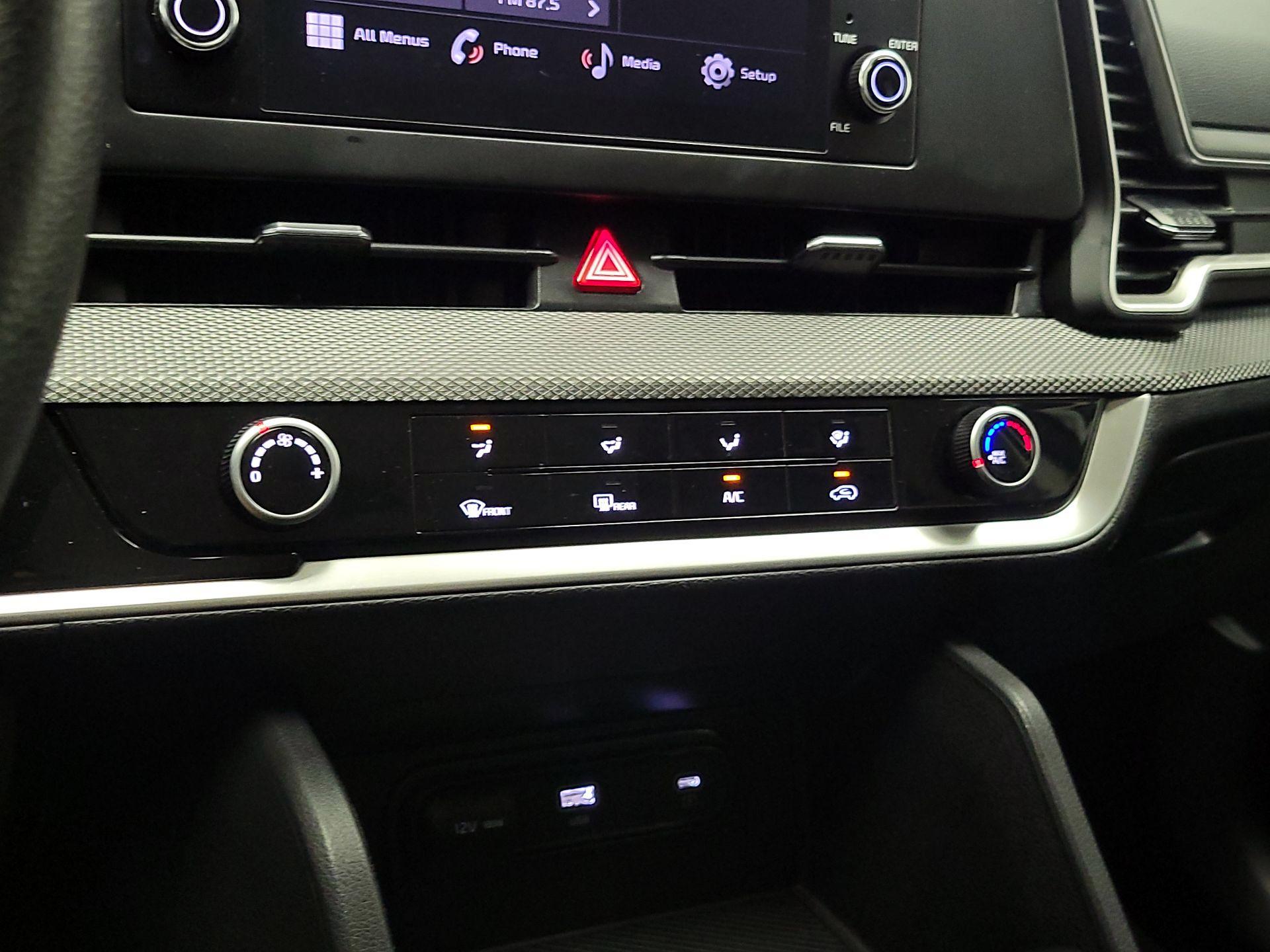 Thumbnail: 2023 Kia Sportage - 16