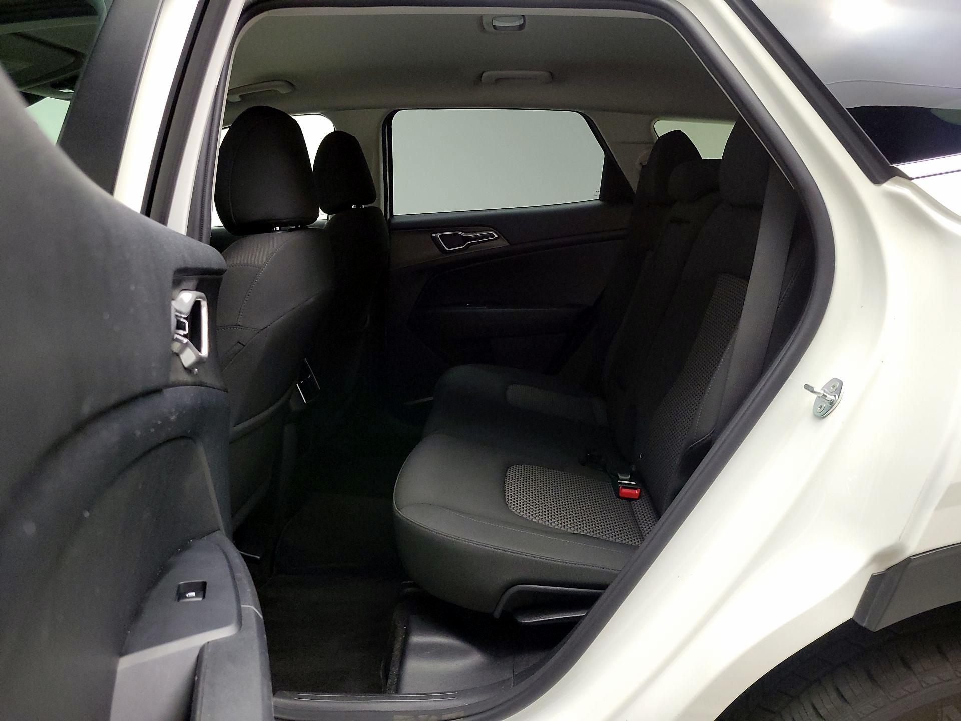Thumbnail: 2023 Kia Sportage - 19