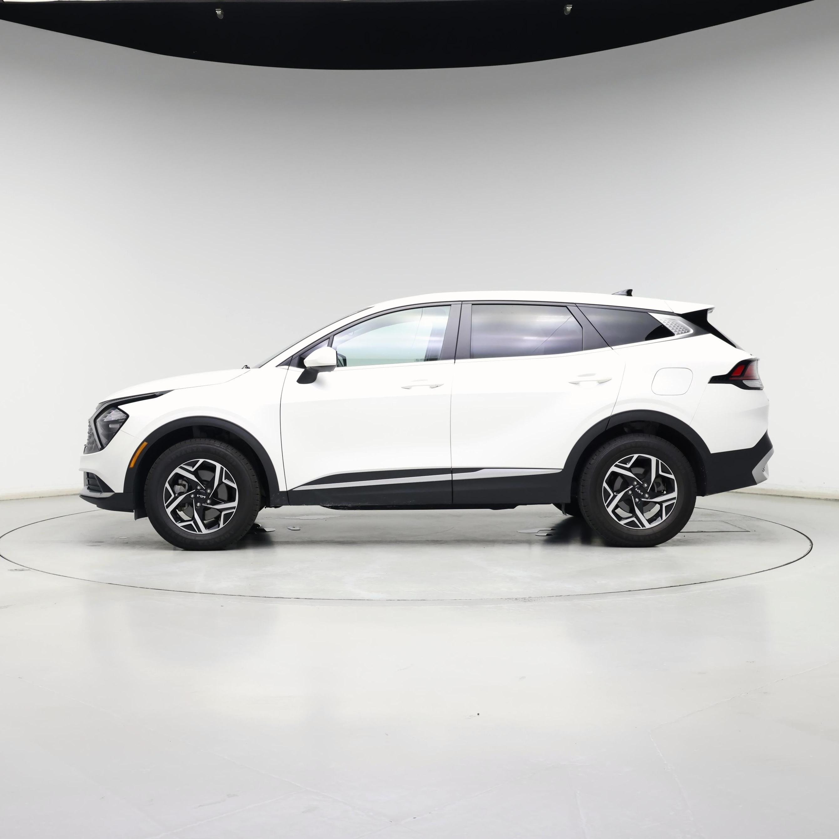 Thumbnail: 2023 Kia Sportage - 3