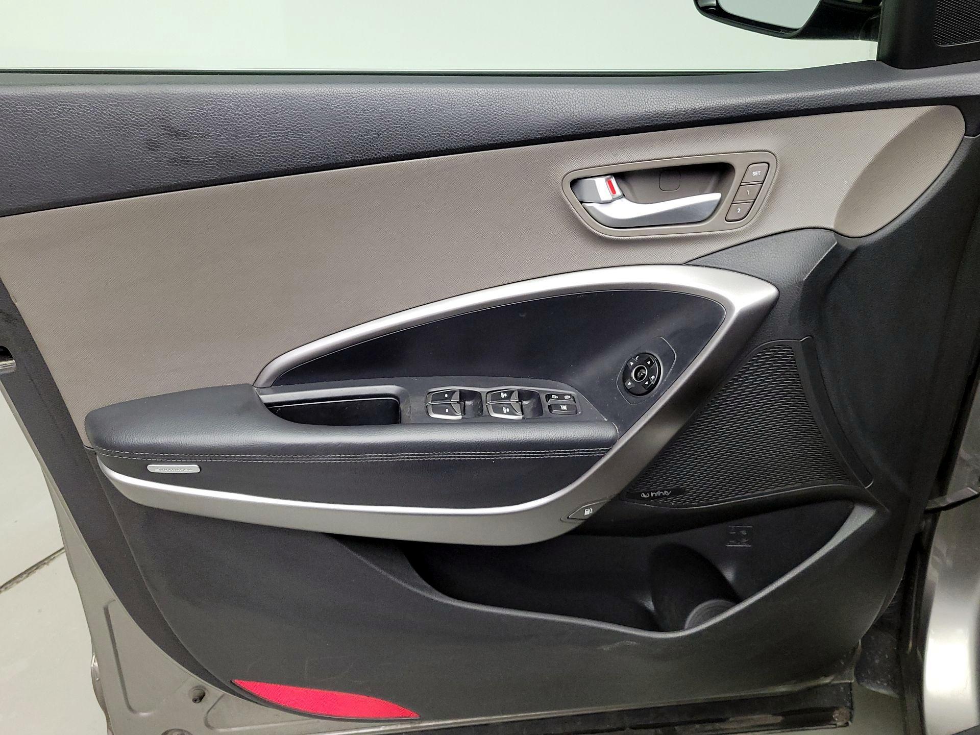 Thumbnail: 2015 Hyundai Santa Fe - 12