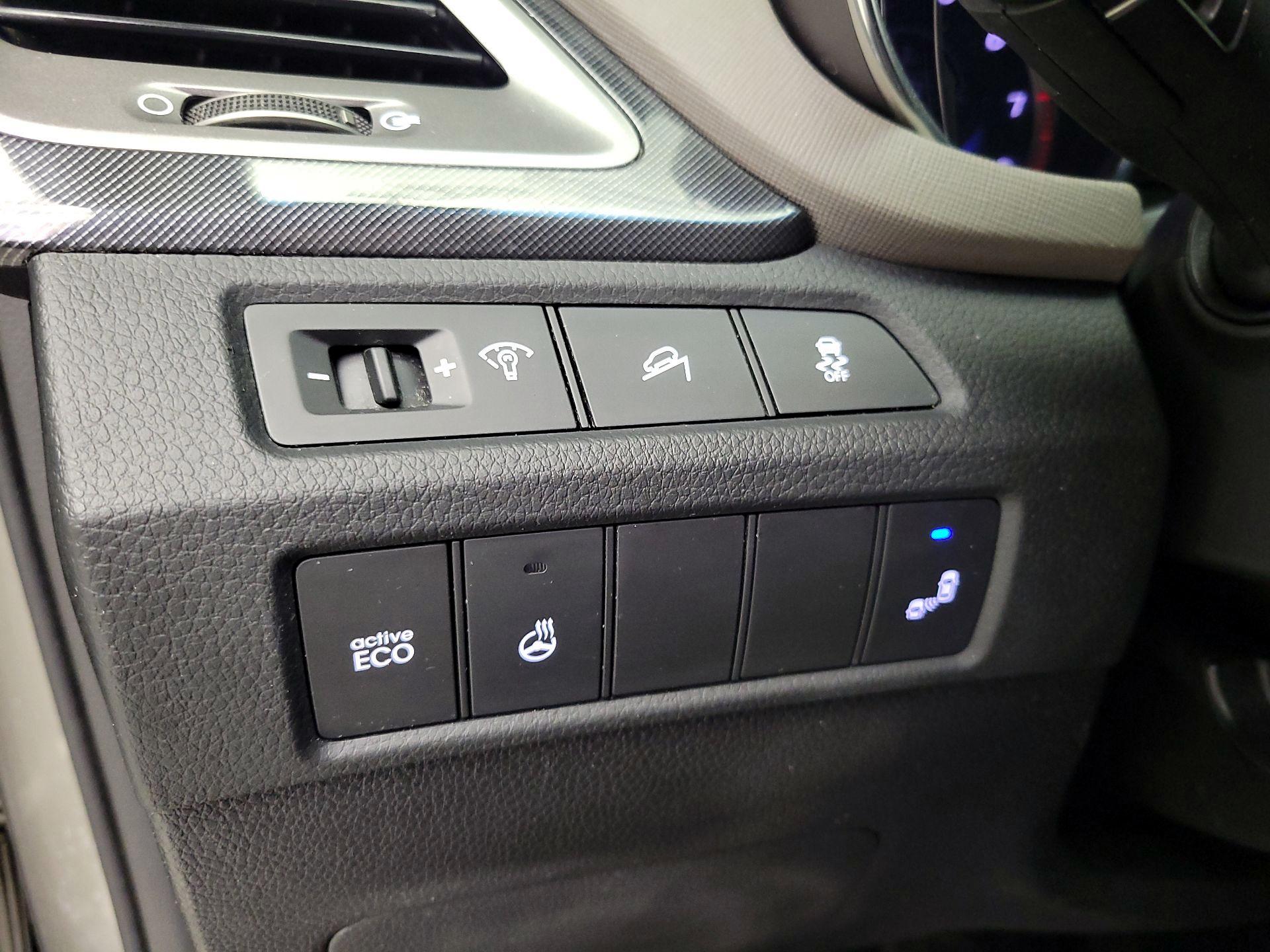 Thumbnail: 2015 Hyundai Santa Fe - 13