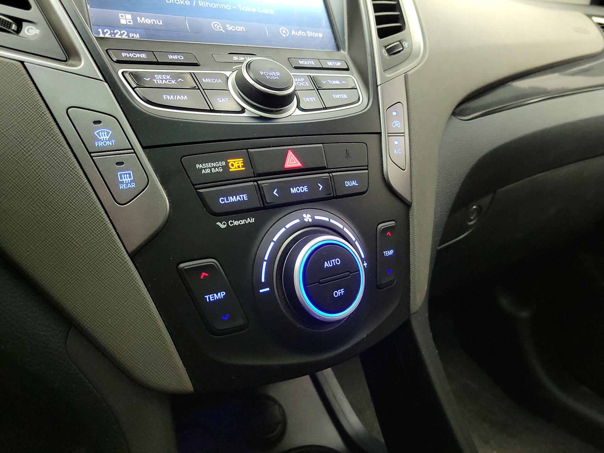 Thumbnail: 2015 Hyundai Santa Fe - 17