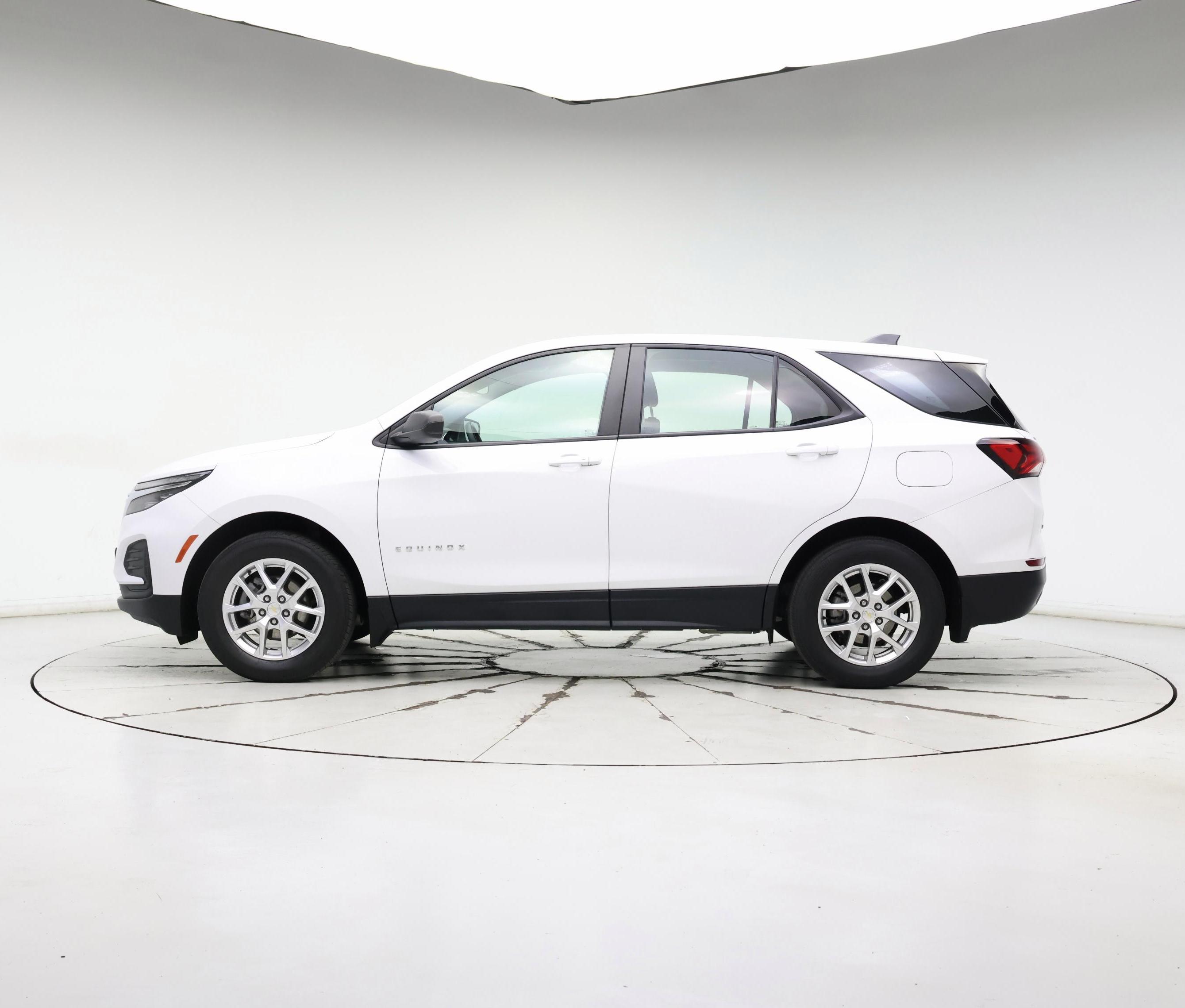 Thumbnail: 2022 Chevrolet Equinox - 3