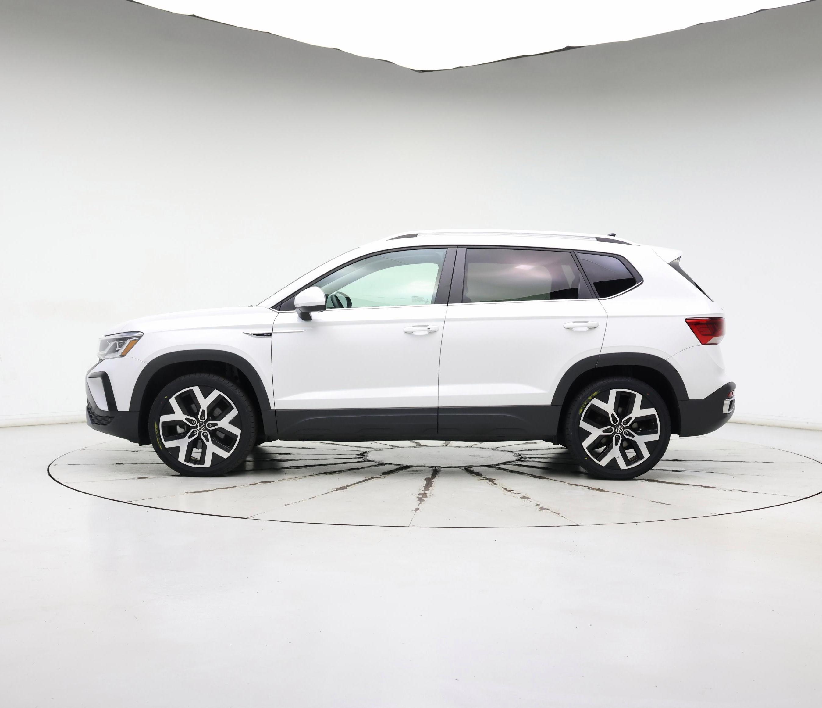 Thumbnail: 2022 Volkswagen Taos - 3