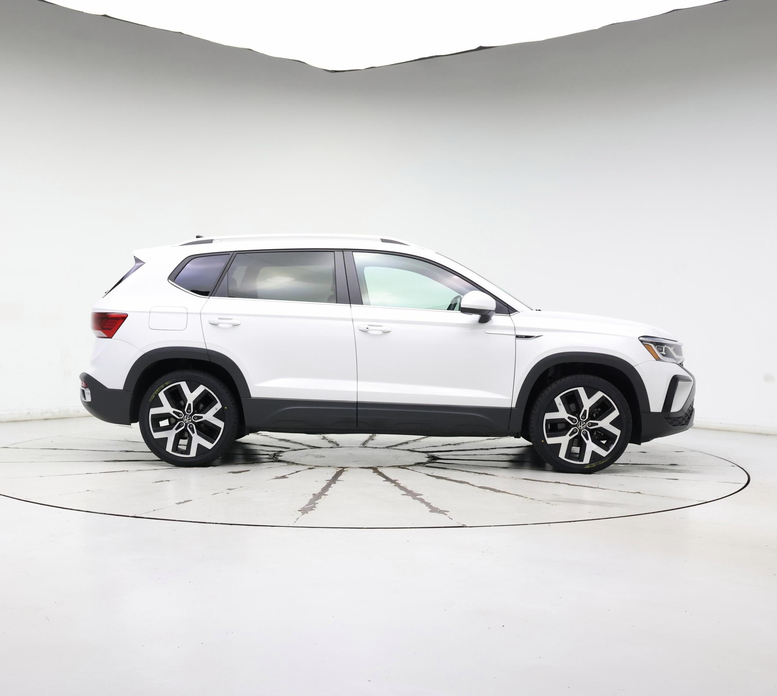 Thumbnail: 2022 Volkswagen Taos - 7