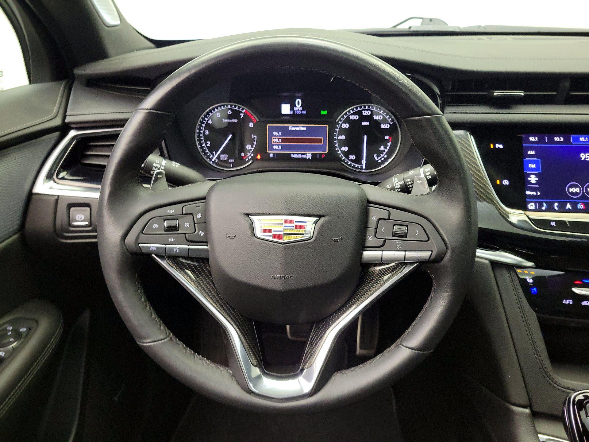 Thumbnail: 2023 Cadillac XT6 - 10