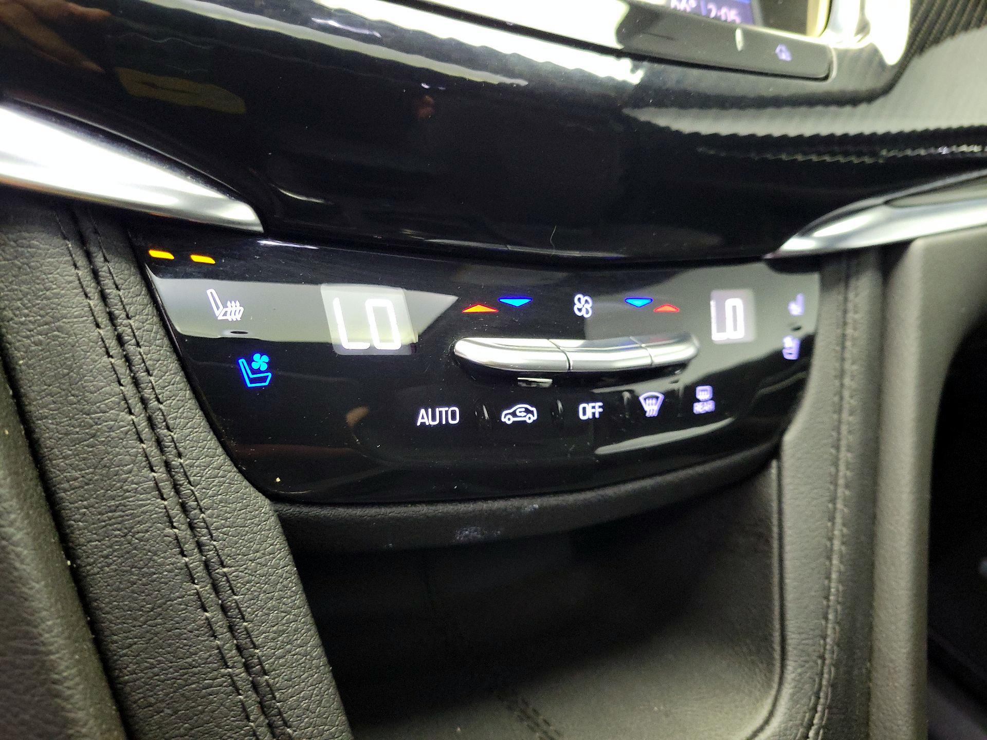 Thumbnail: 2023 Cadillac XT6 - 15