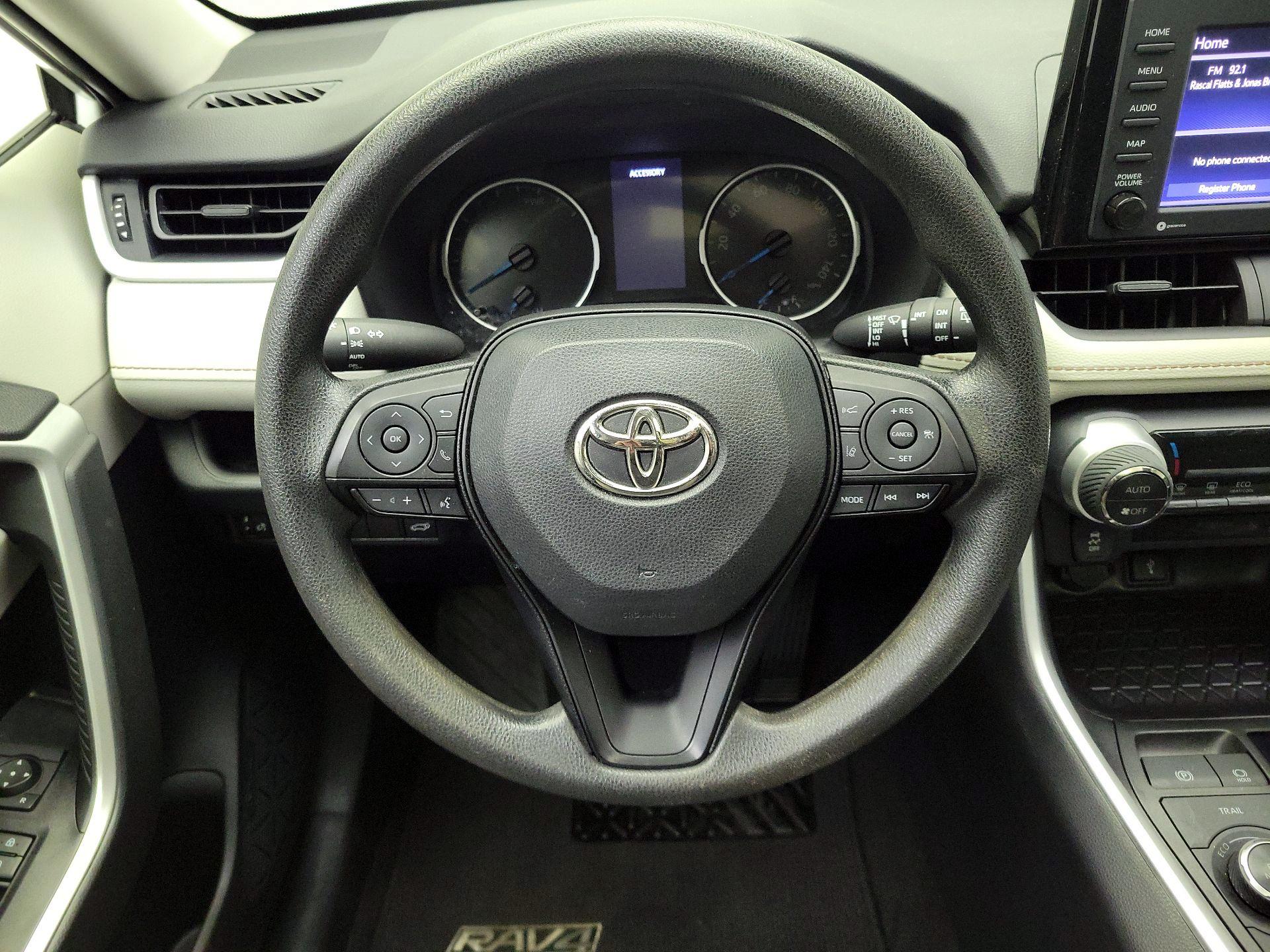 Thumbnail: 2022 Toyota RAV4 - 10