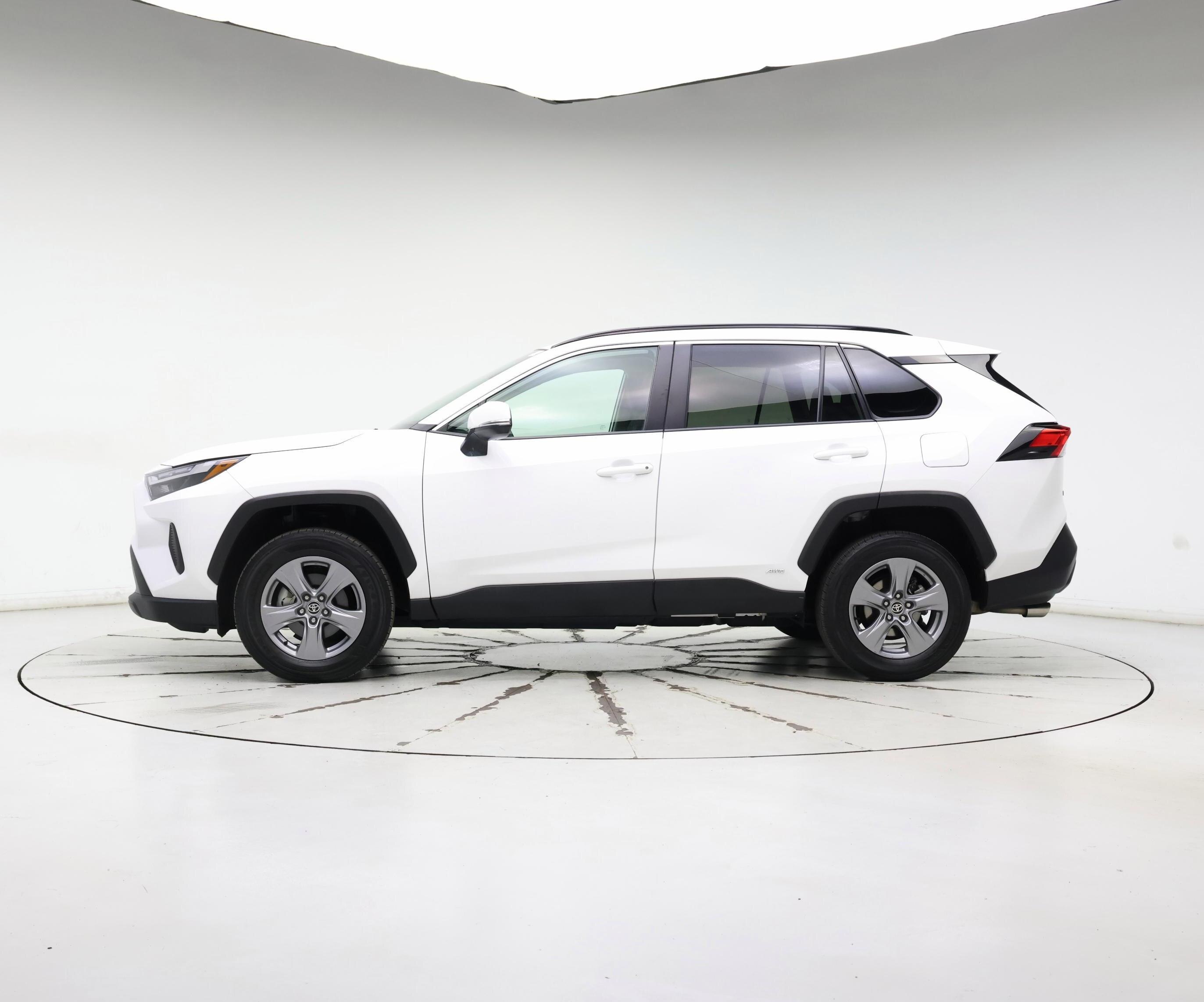 Thumbnail: 2022 Toyota RAV4 - 3