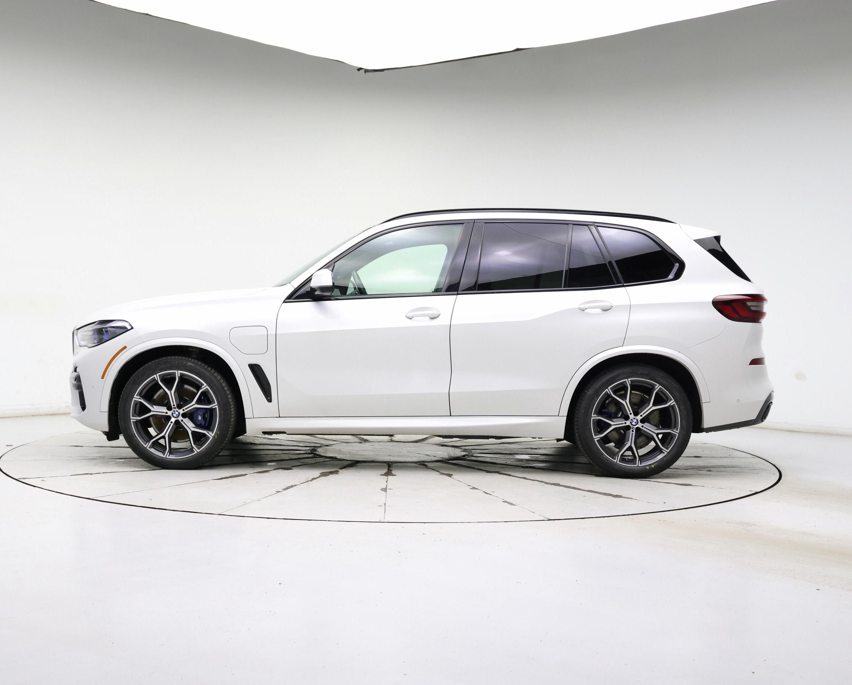 Thumbnail: 2021 BMW X5 - 3