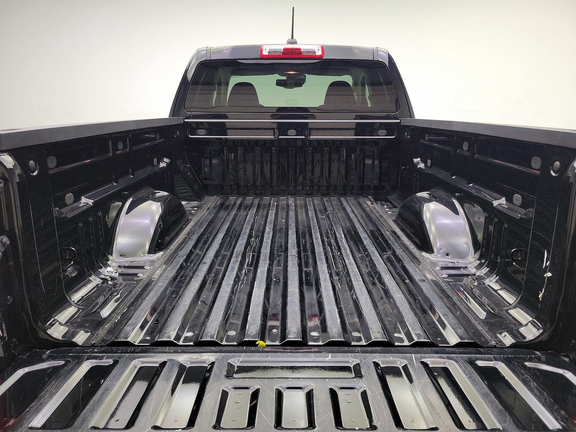 Thumbnail: 2022 Chevrolet Colorado - 19