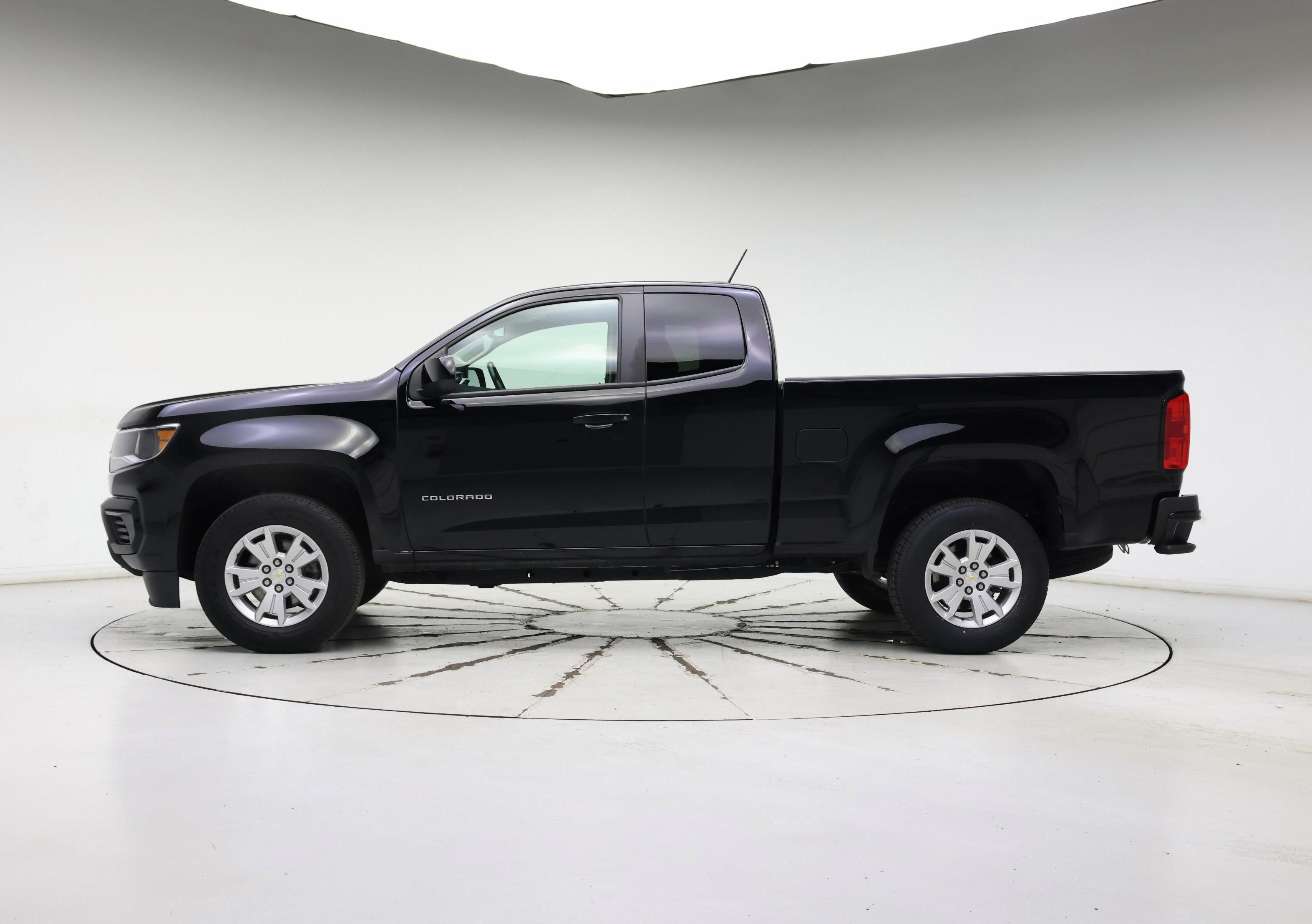Thumbnail: 2022 Chevrolet Colorado - 3