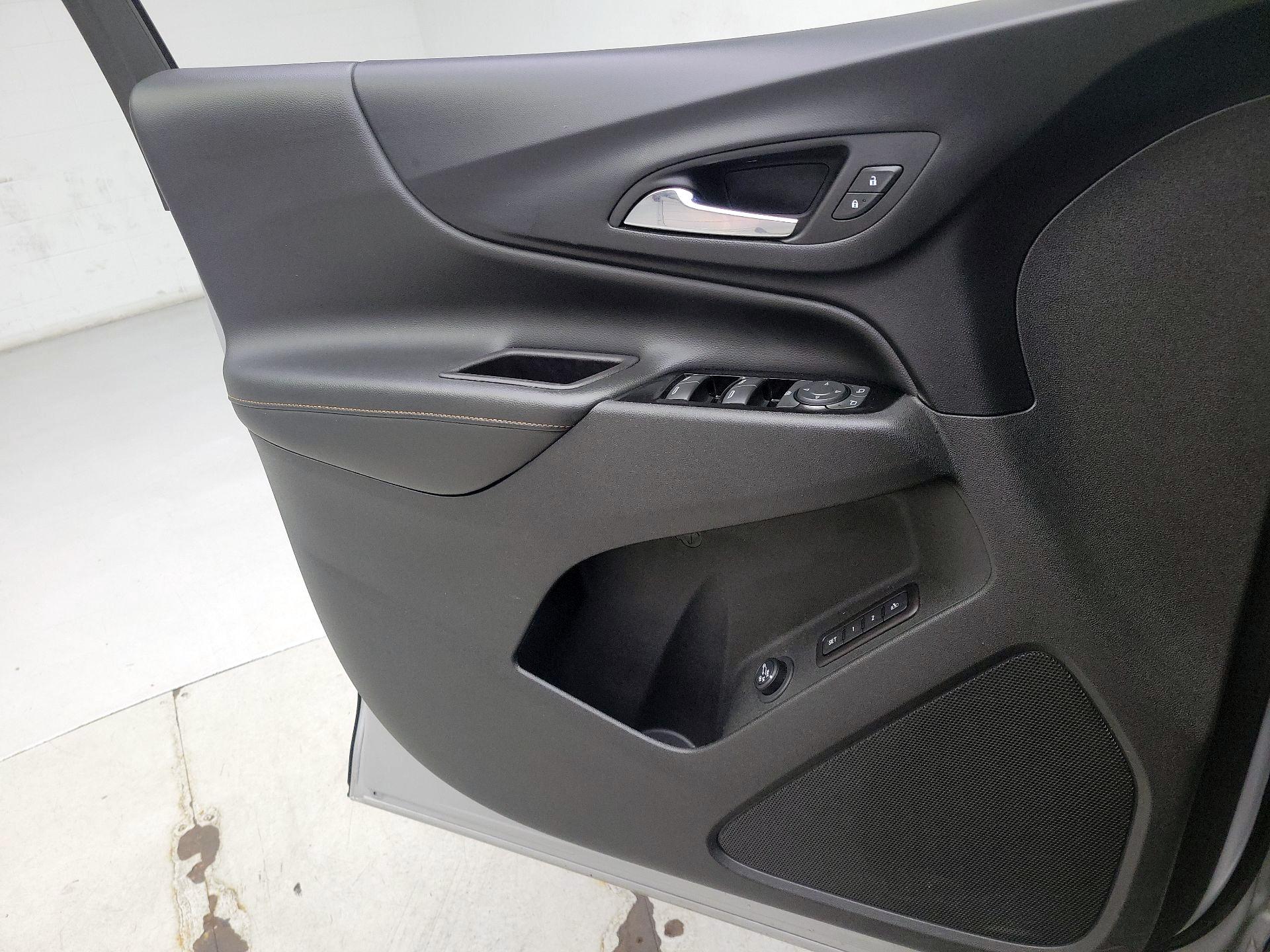 Thumbnail: 2022 Chevrolet Equinox - 12