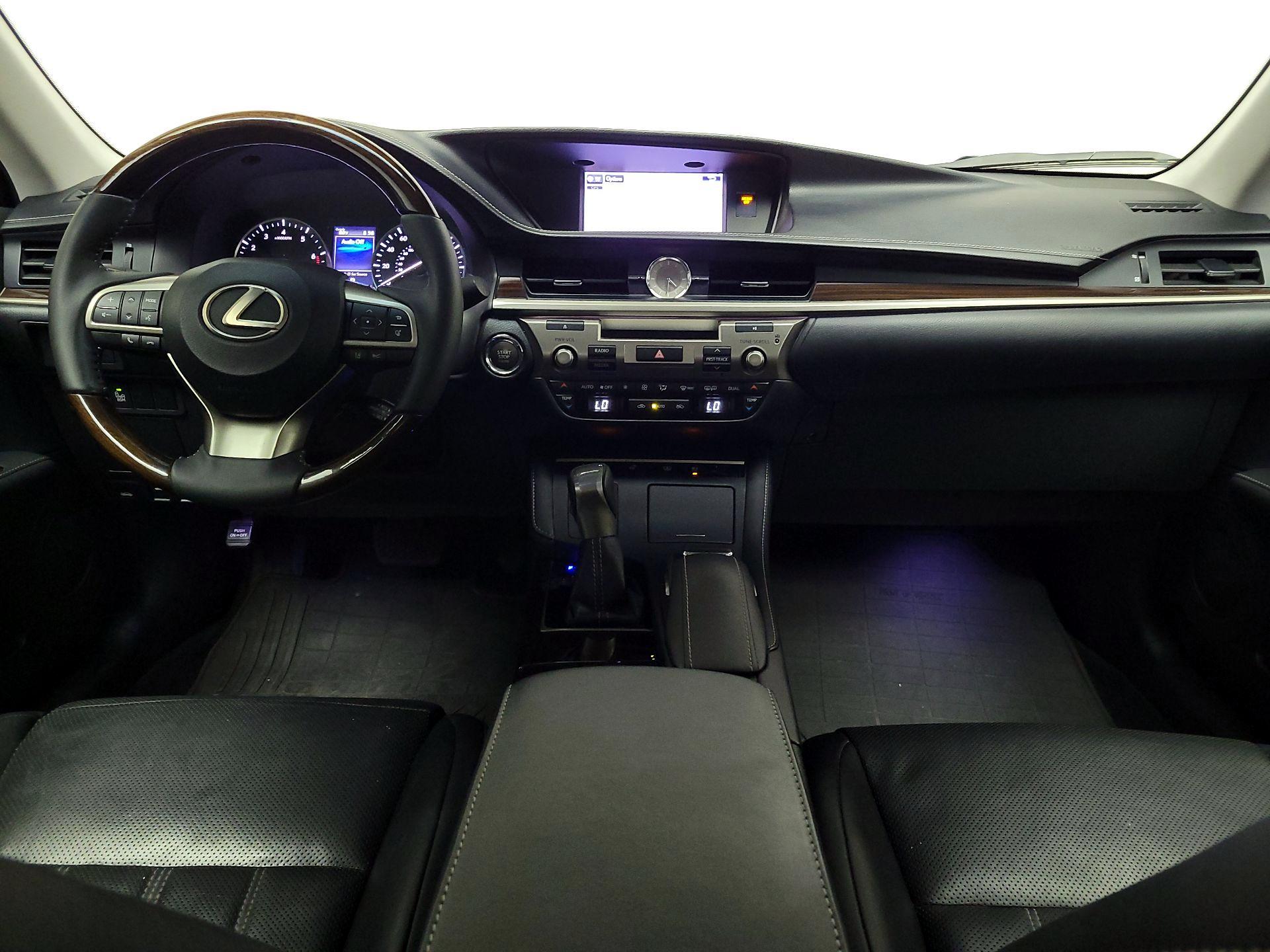 Thumbnail: 2016 Lexus ES - 9