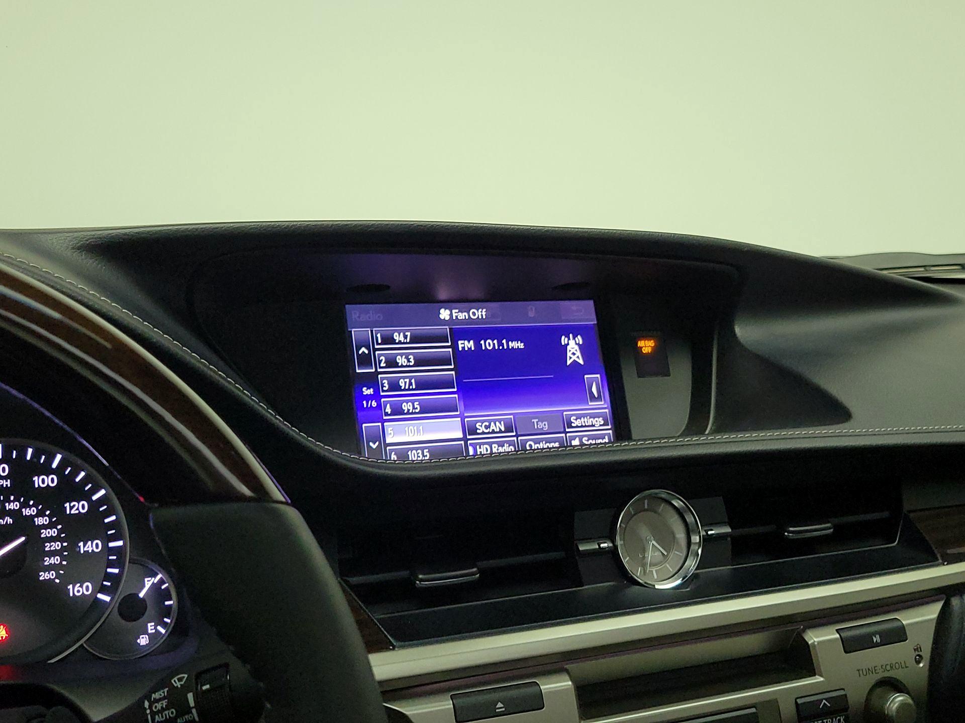 Thumbnail: 2016 Lexus ES - 16