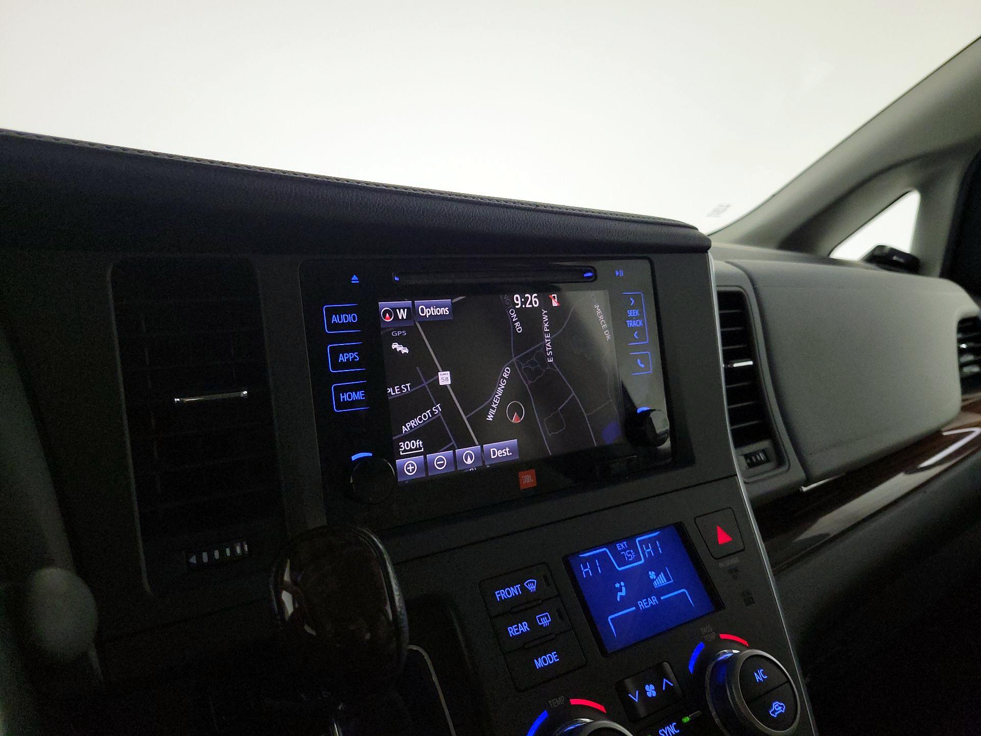 Thumbnail: 2015 Toyota Sienna - 14