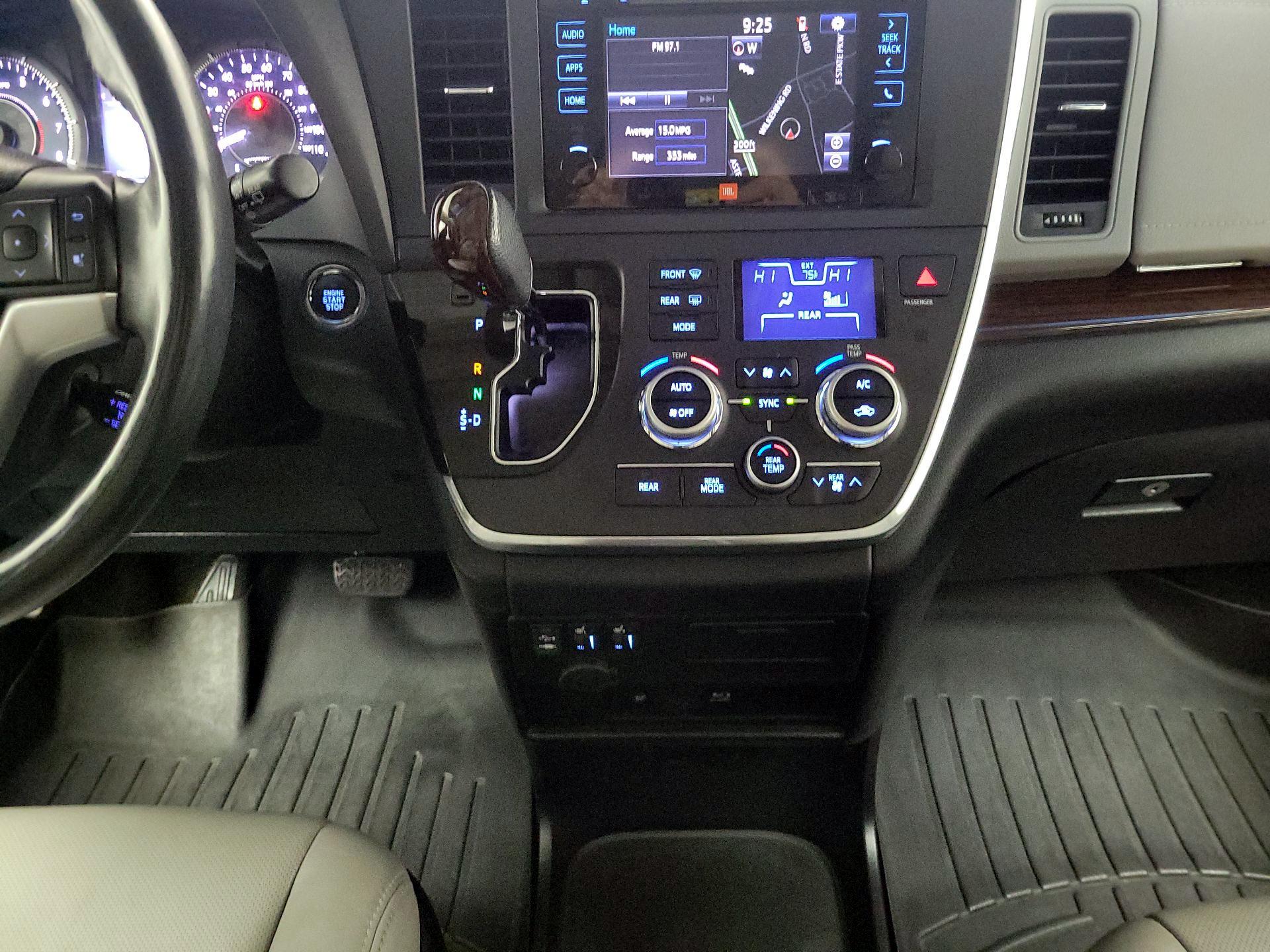 Thumbnail: 2015 Toyota Sienna - 18