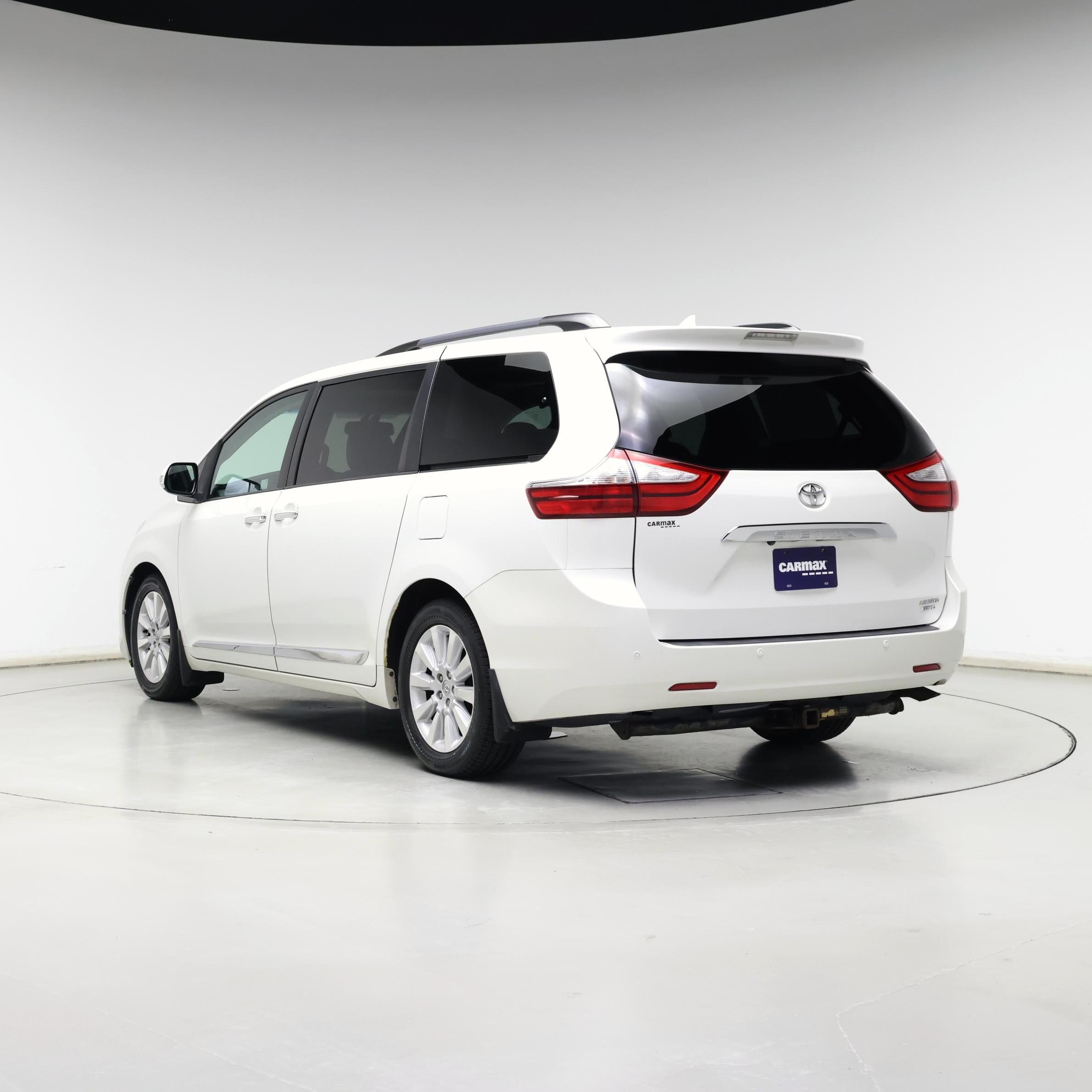 Thumbnail: 2015 Toyota Sienna - 2