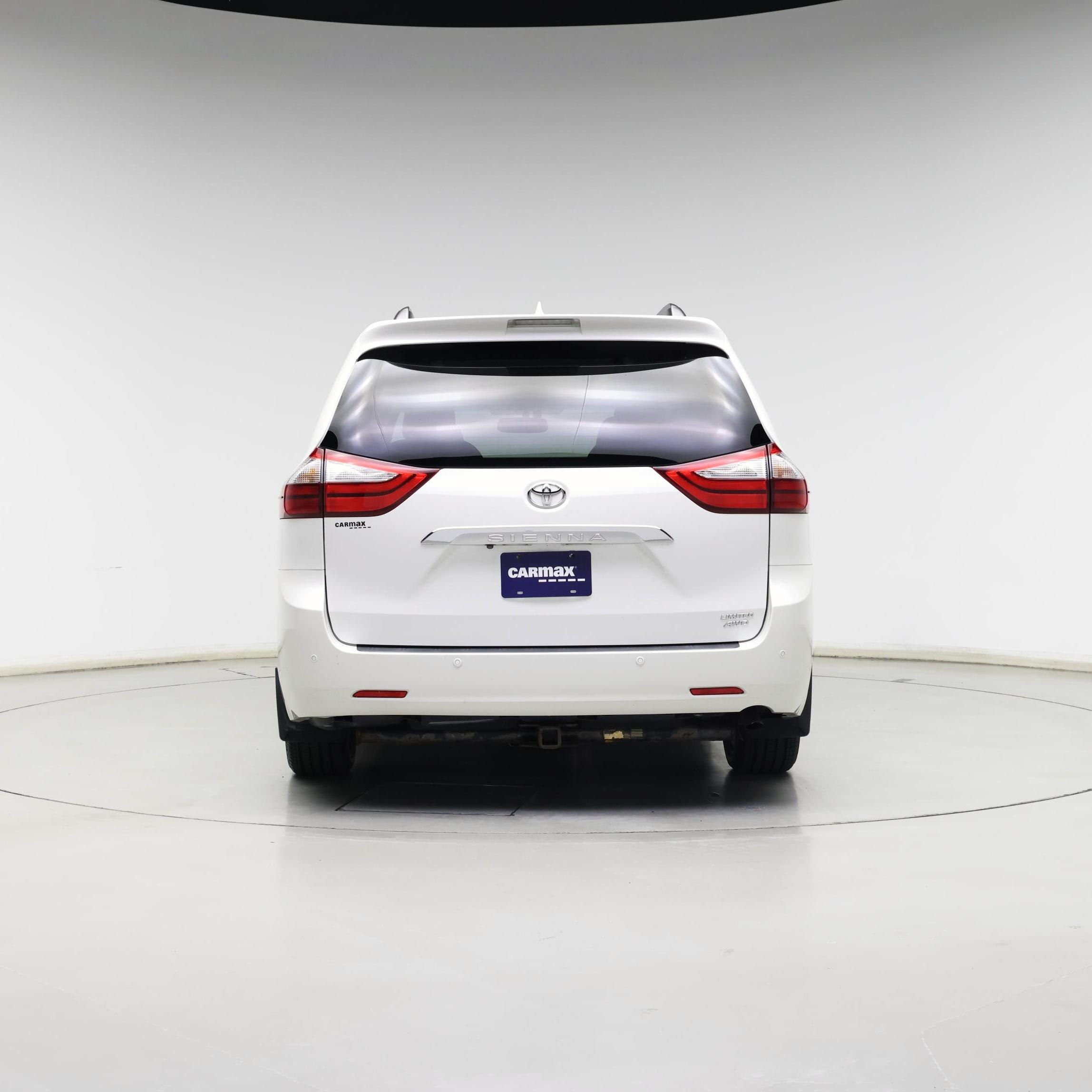 Thumbnail: 2015 Toyota Sienna - 6