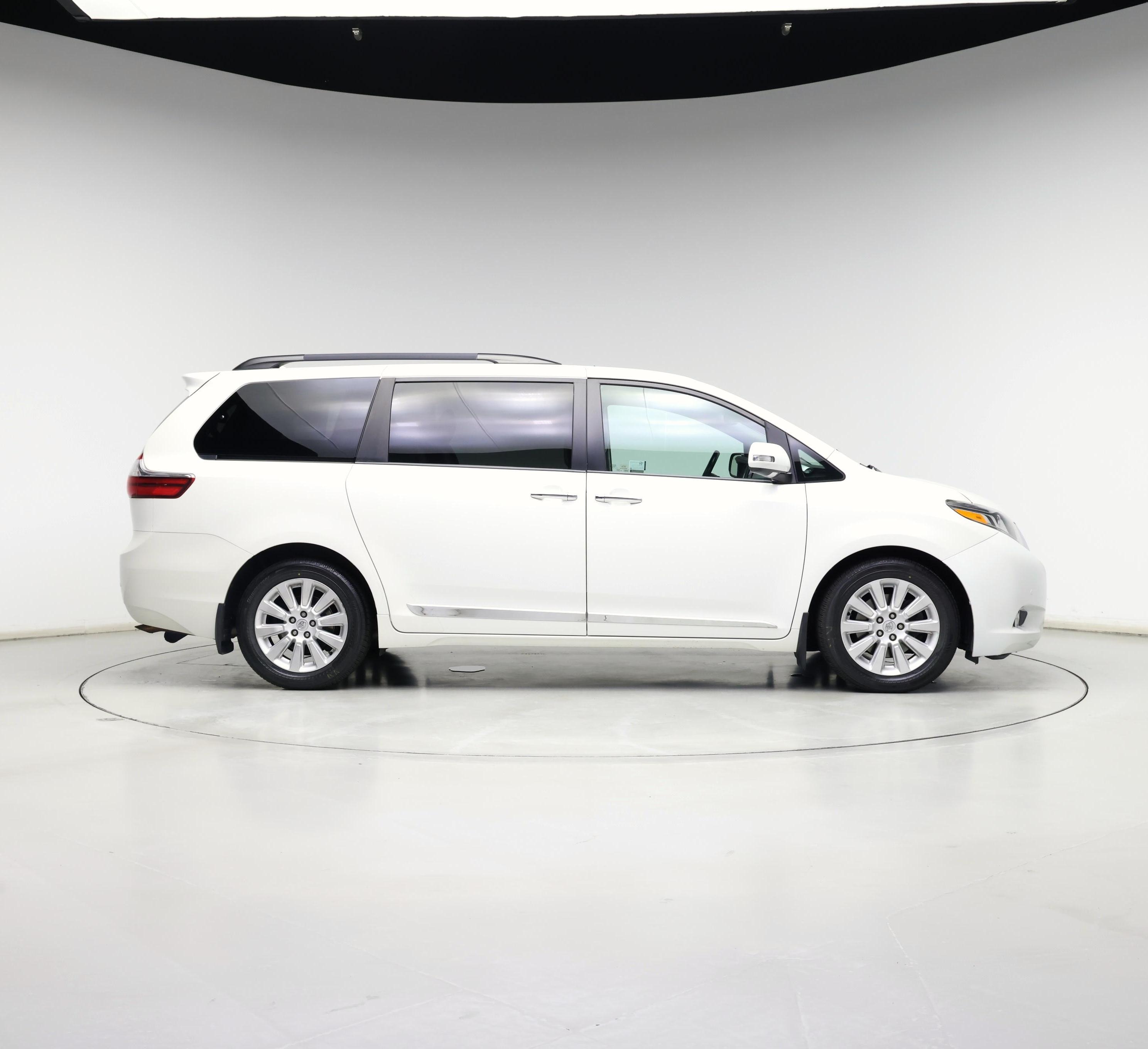 Thumbnail: 2015 Toyota Sienna - 7
