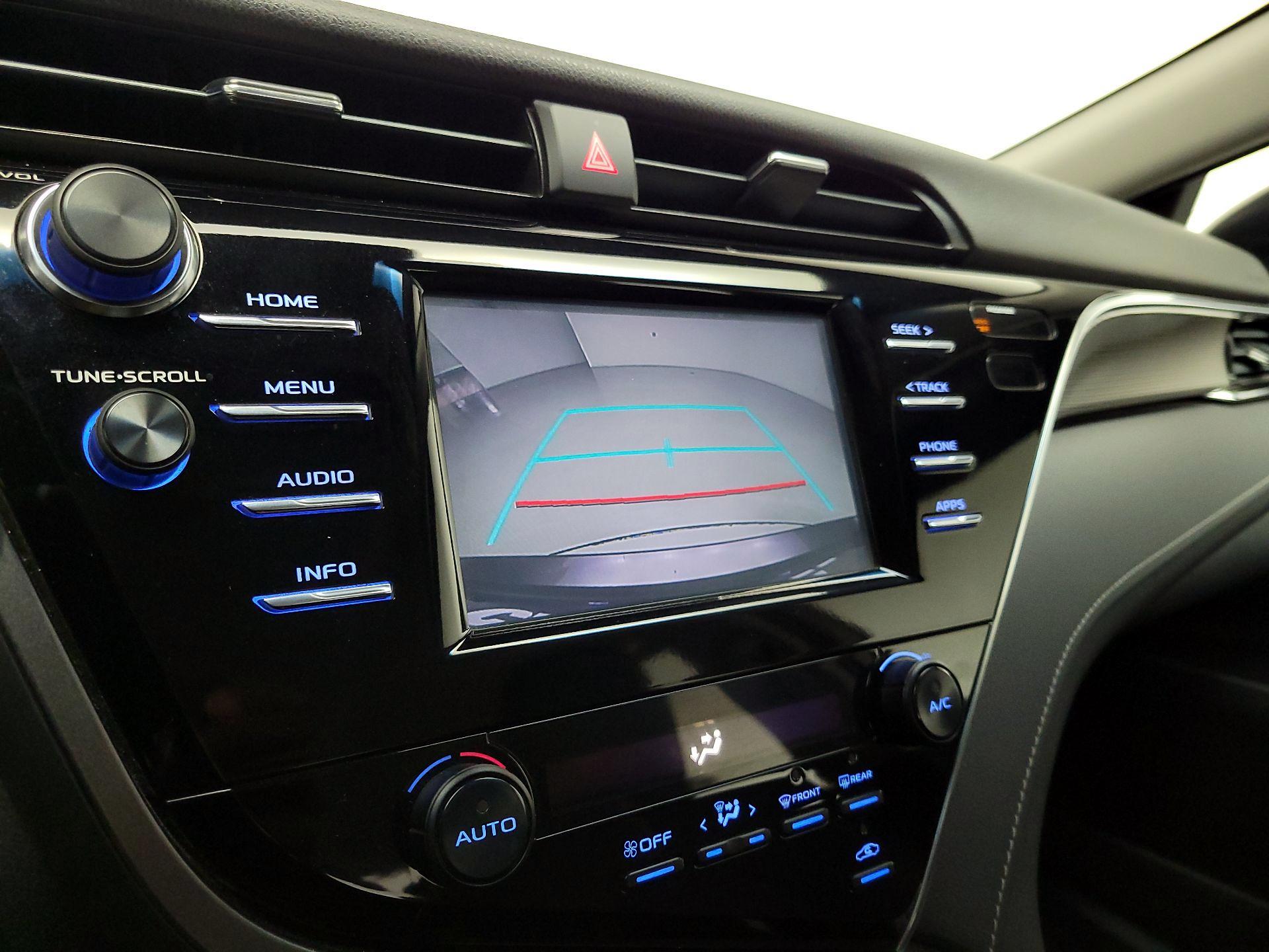 Thumbnail: 2018 Toyota Camry - 14