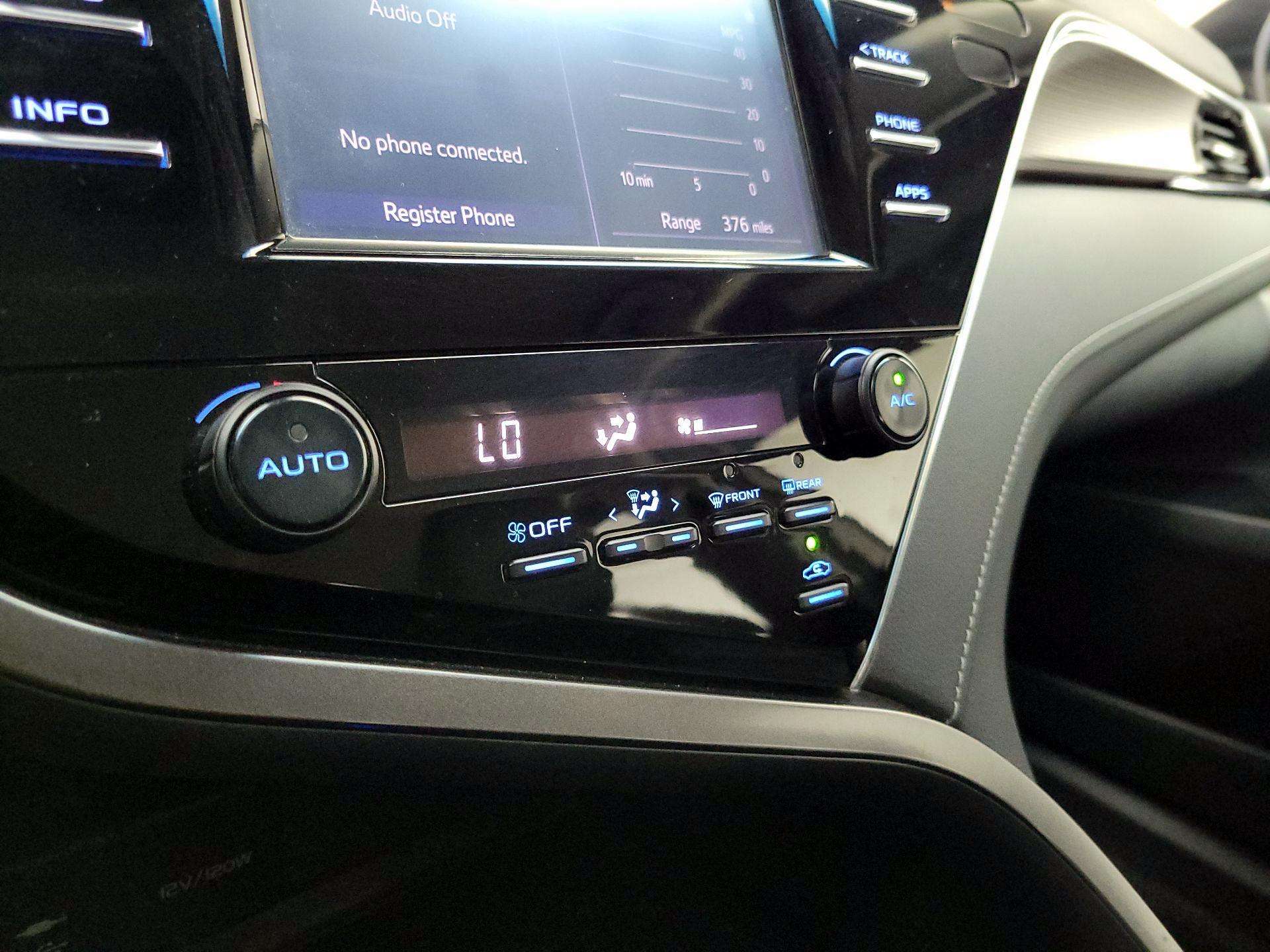 Thumbnail: 2018 Toyota Camry - 16
