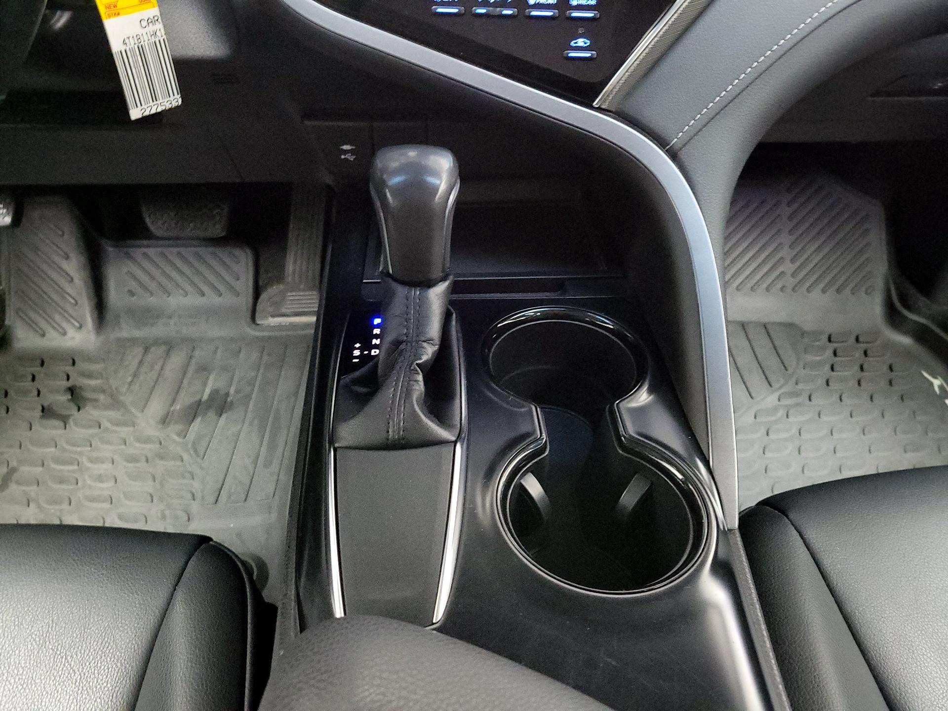 Thumbnail: 2018 Toyota Camry - 17